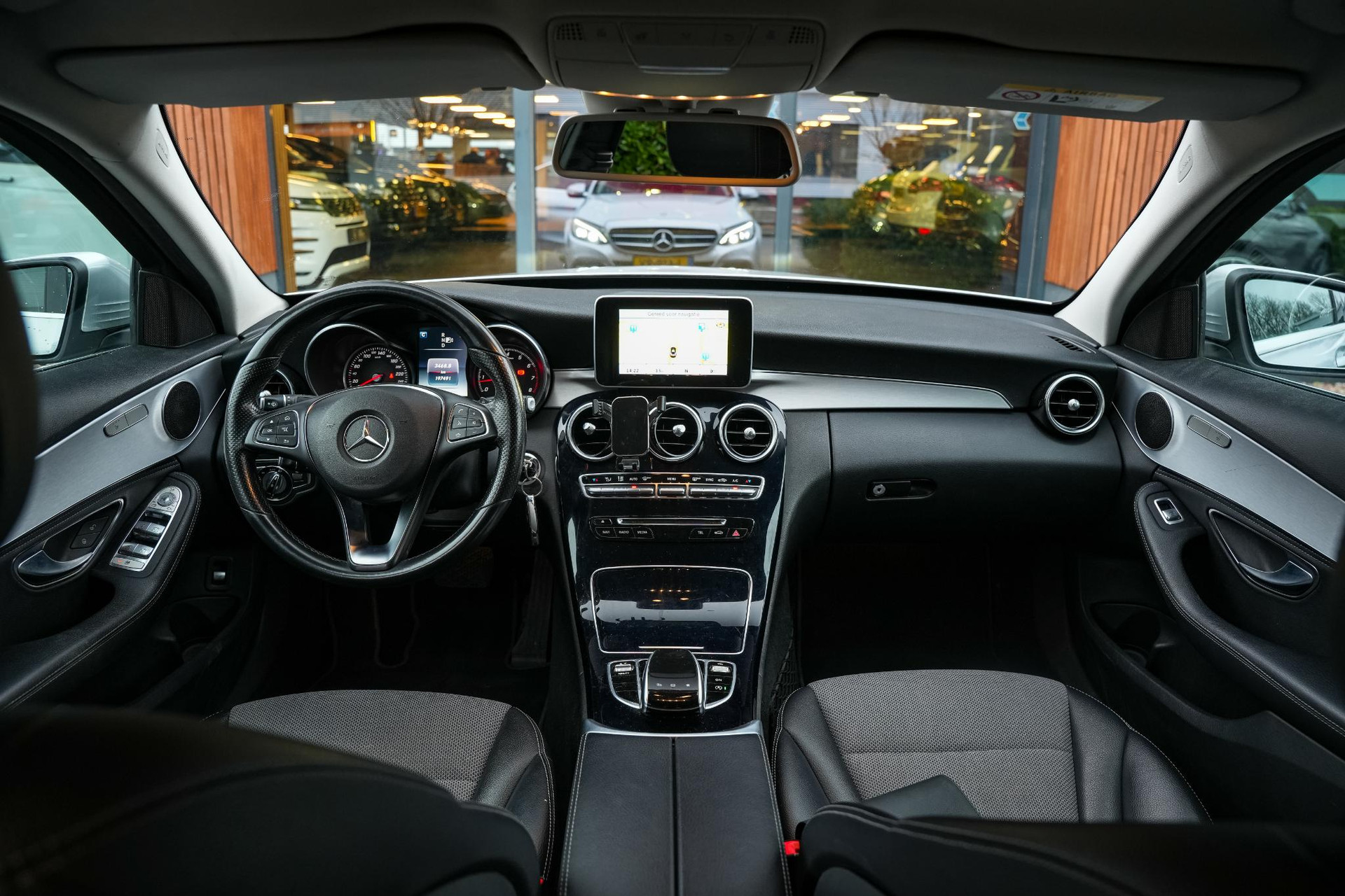 Mercedes-Benz C-Klasse 180 Prestige Edition C 2014 IRIDIUM SILVER - METALLIC FINISH (775U) 9