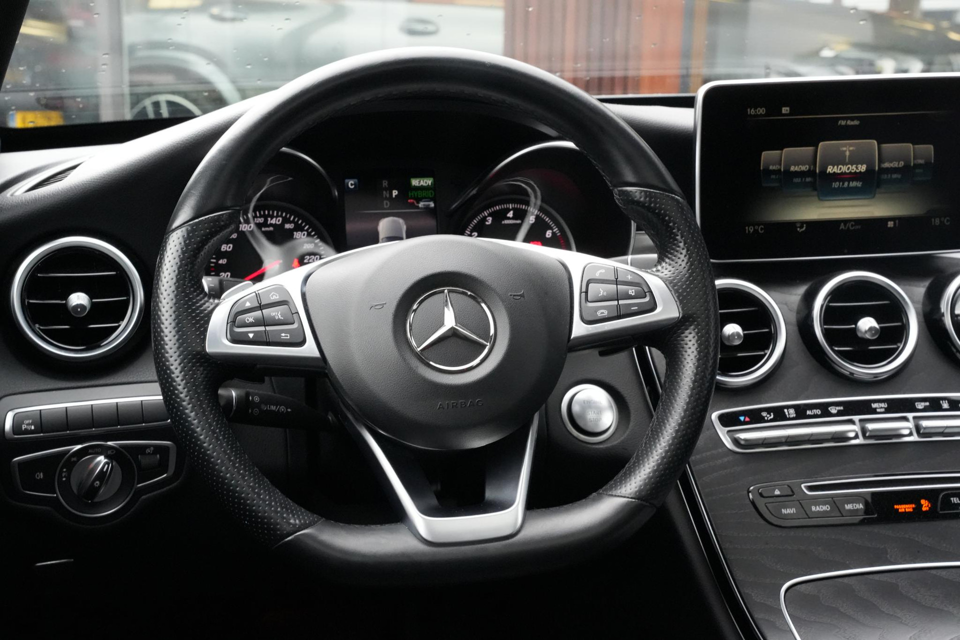 Mercedes-Benz C-Klasse 350 e 2018 SELENITE GRAY - METALLIC PAINT (992U) 16