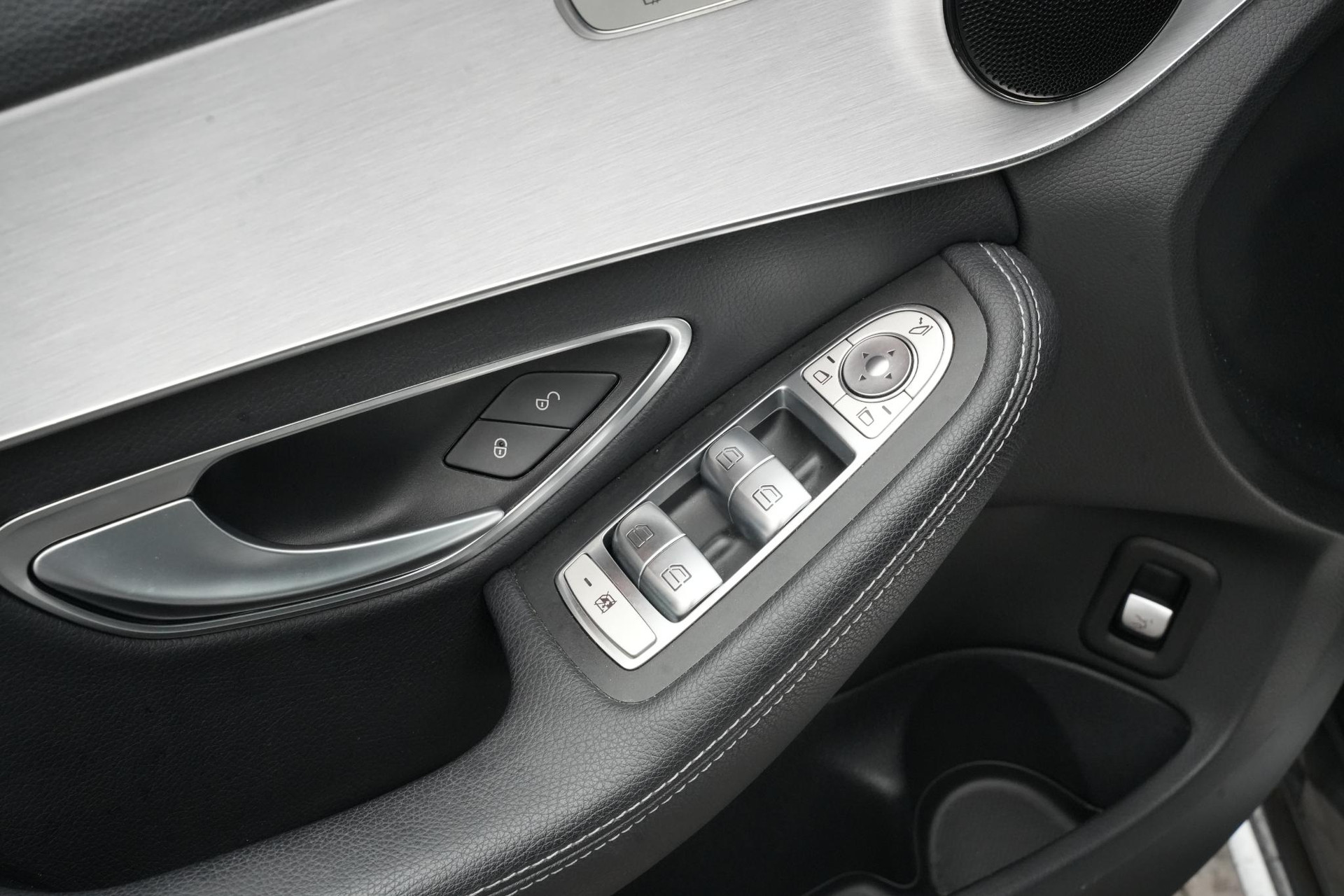 Mercedes-Benz C-Klasse 350 e 2018 SELENITE GRAY - METALLIC PAINT (992U) 18