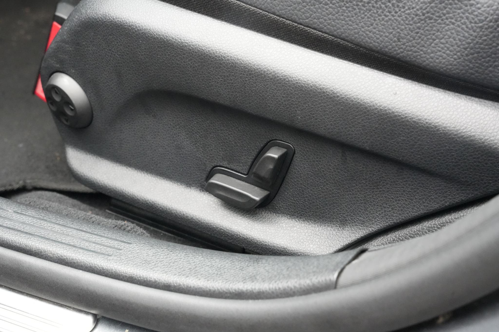 Mercedes-Benz C-Klasse 350 e 2018 SELENITE GRAY - METALLIC PAINT (992U) 20