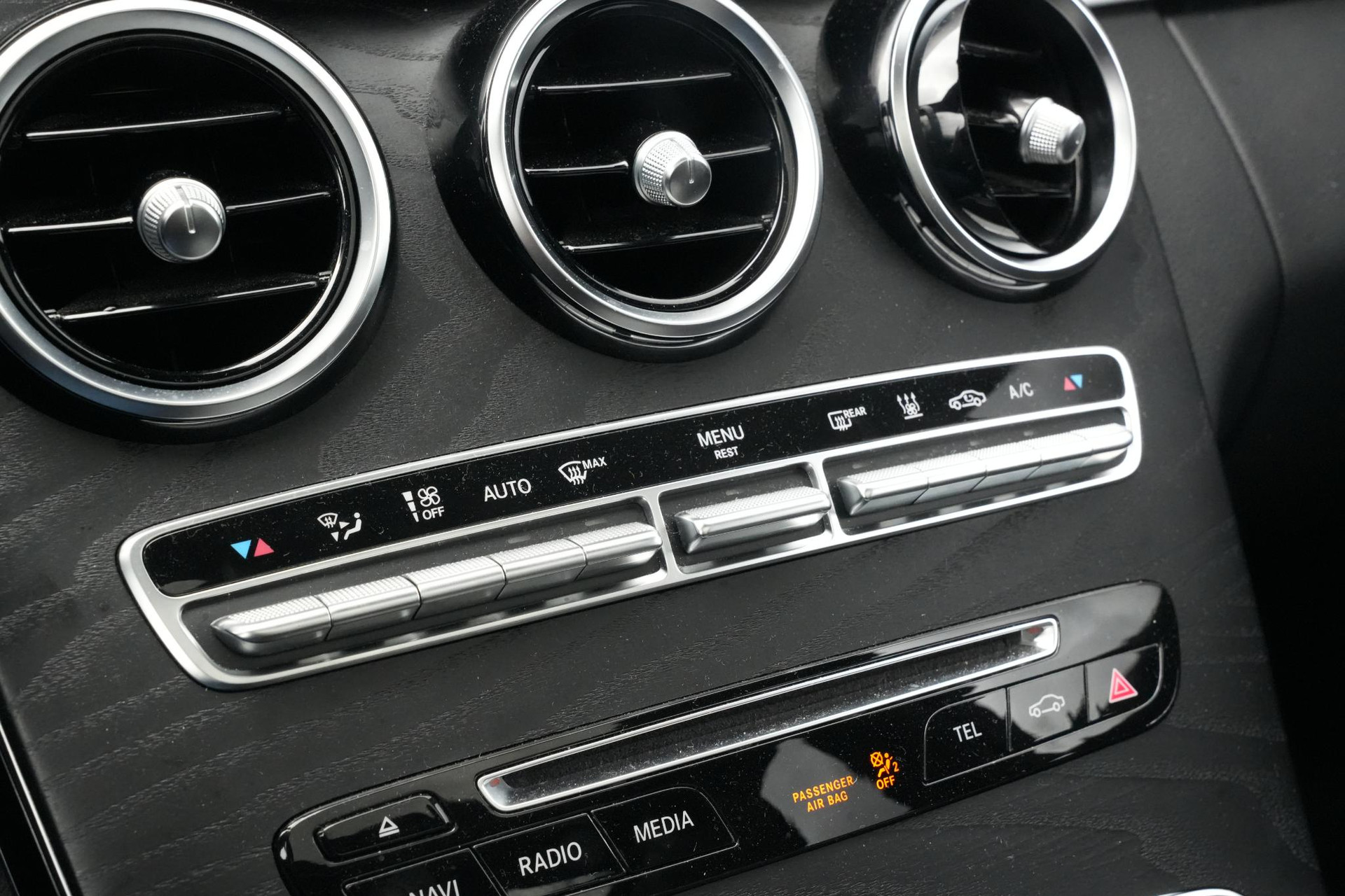 Mercedes-Benz C-Klasse 350 e 2018 SELENITE GRAY - METALLIC PAINT (992U) 25