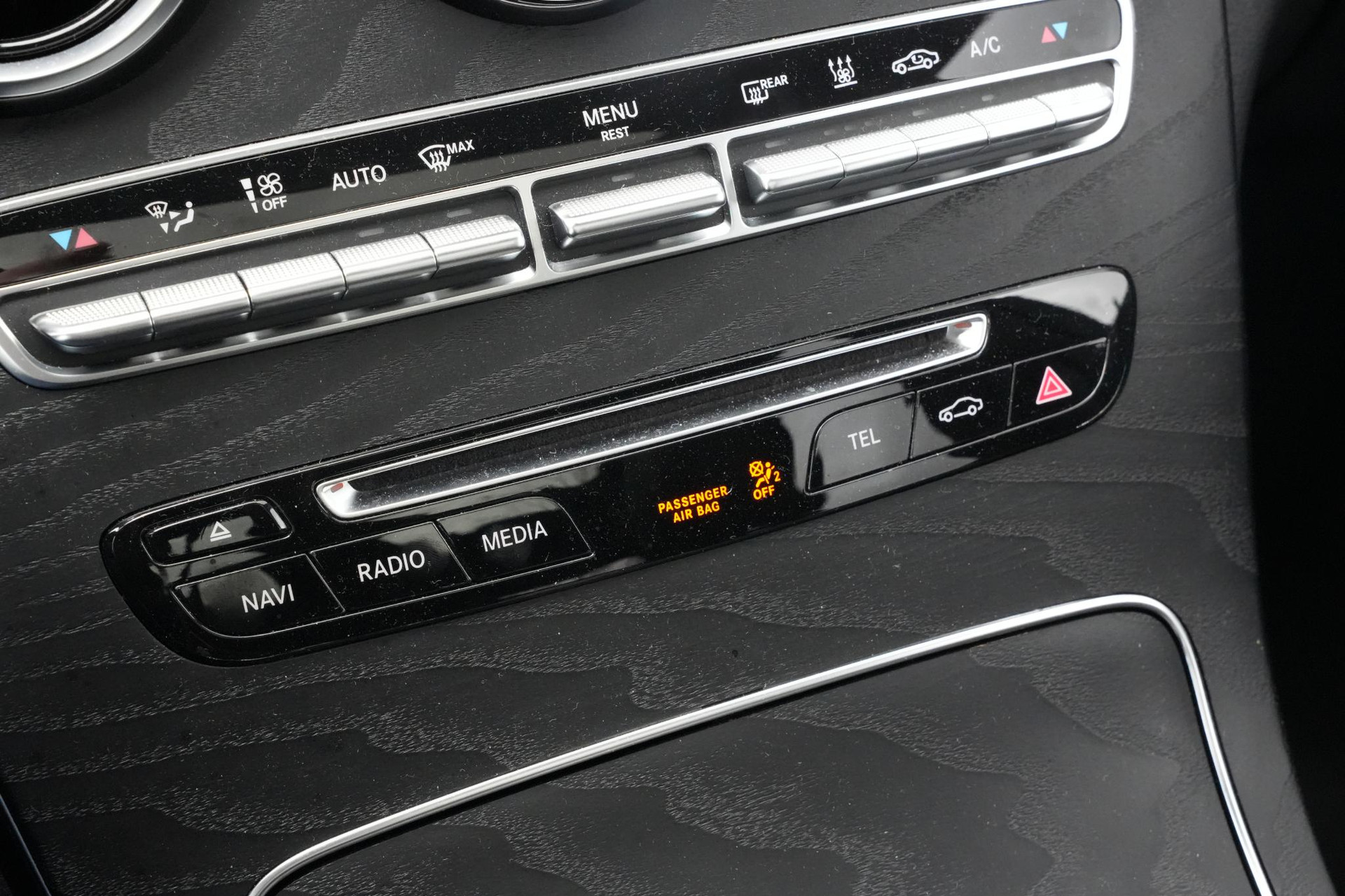 Mercedes-Benz C-Klasse 350 e 2018 SELENITE GRAY - METALLIC PAINT (992U) 27