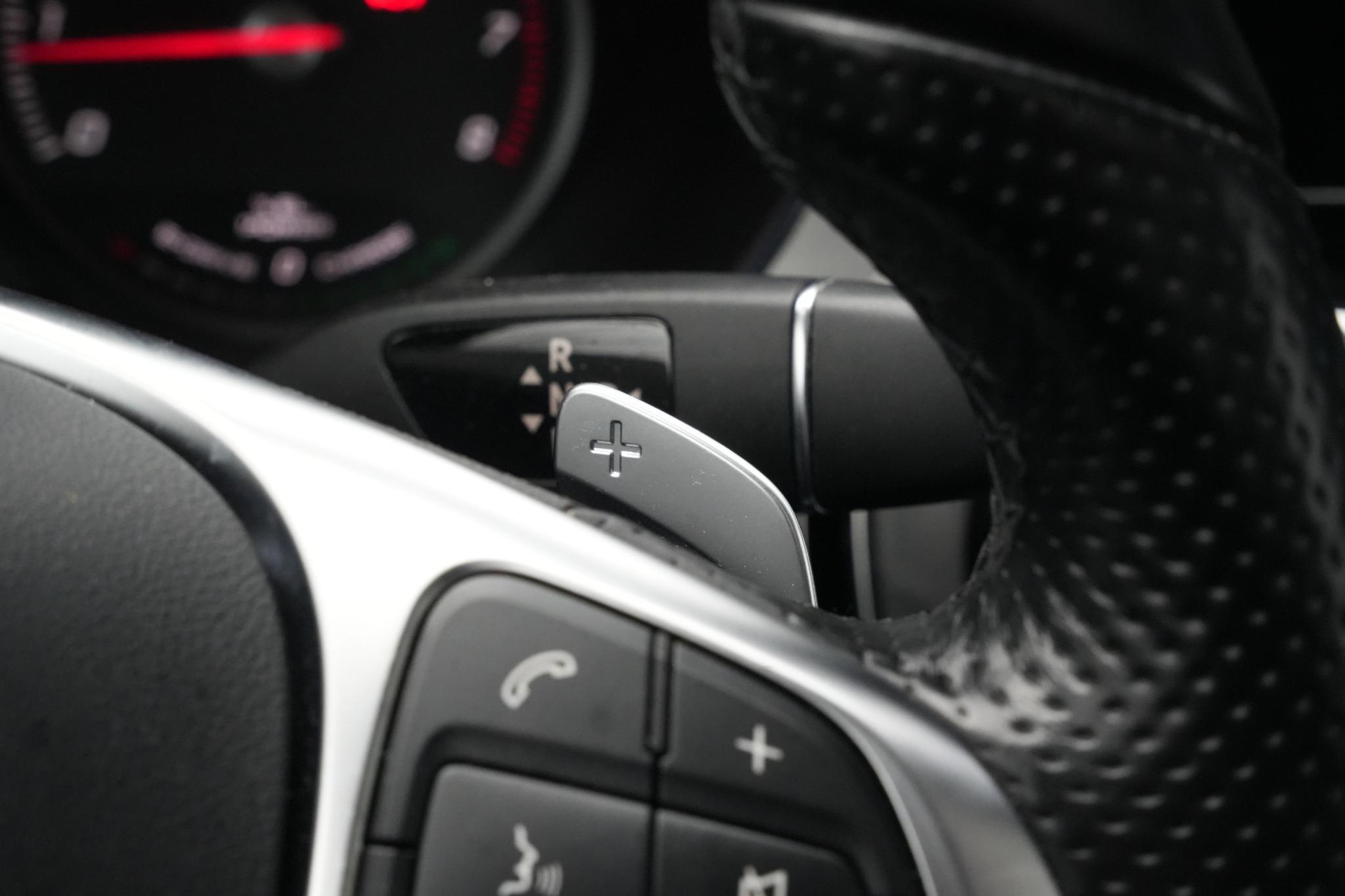 Mercedes-Benz C-Klasse 350 e 2018 SELENITE GRAY - METALLIC PAINT (992U) 31