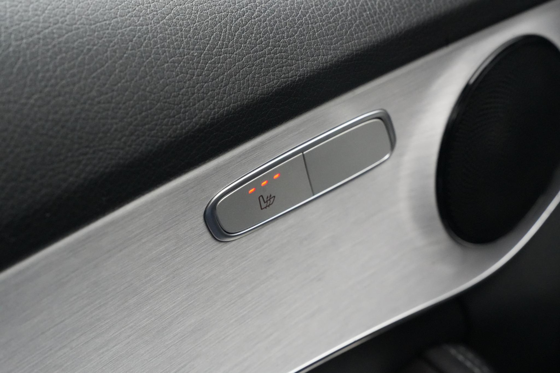 Mercedes-Benz C-Klasse 350 e 2018 SELENITE GRAY - METALLIC PAINT (992U) 36