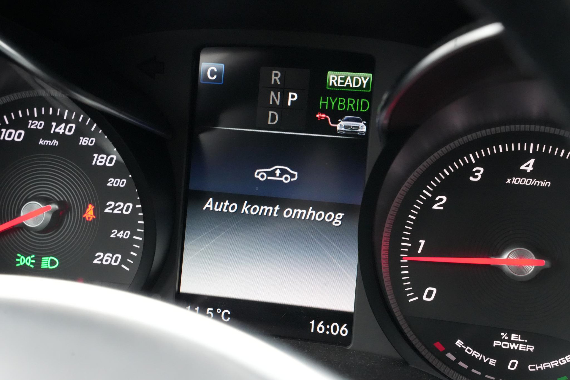 Mercedes-Benz C-Klasse 350 e 2018 SELENITE GRAY - METALLIC PAINT (992U) 46