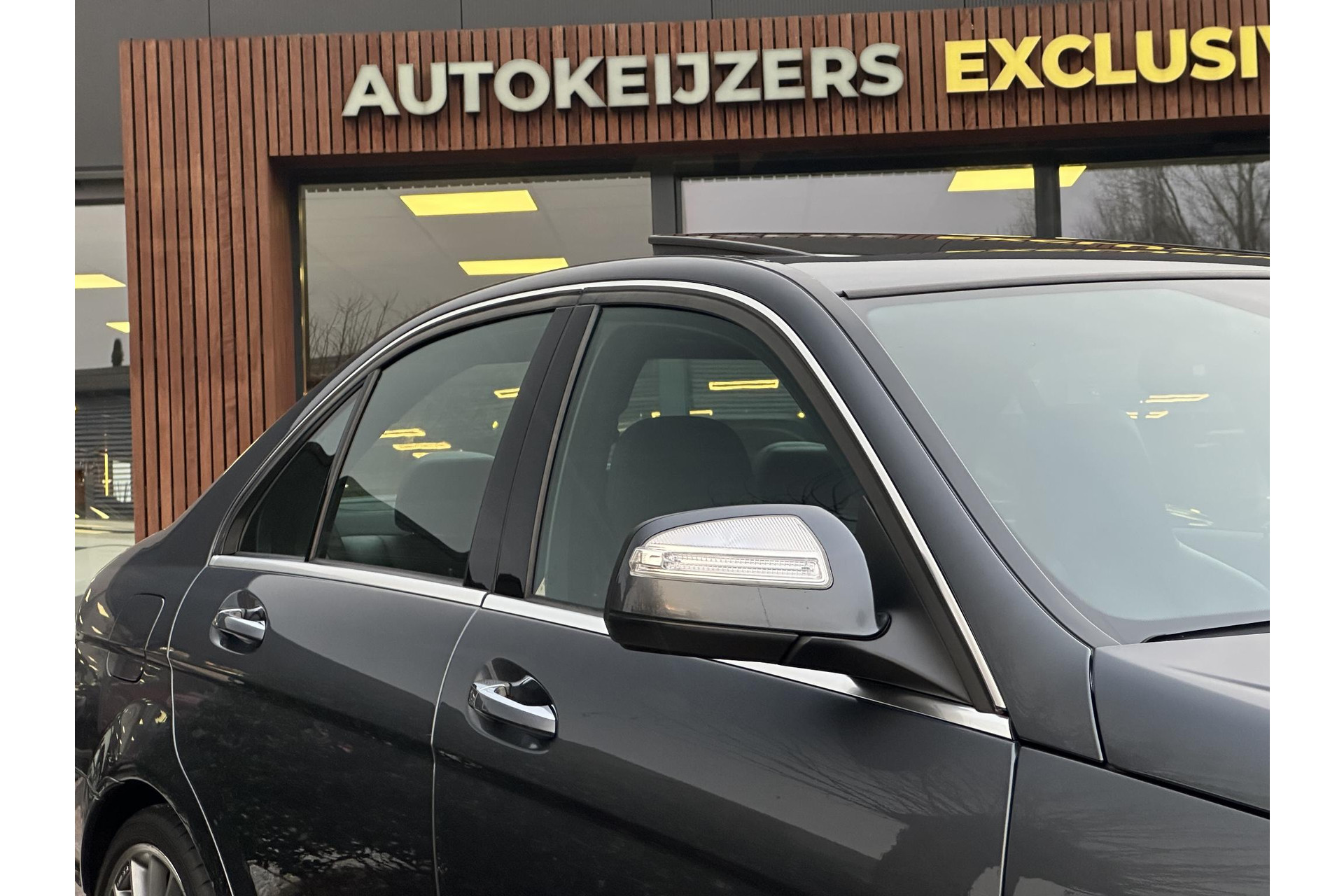 Mercedes-Benz C-Klasse AMG 63 2008 TENORITE GRAY METALLIC PAINT (755U) 13