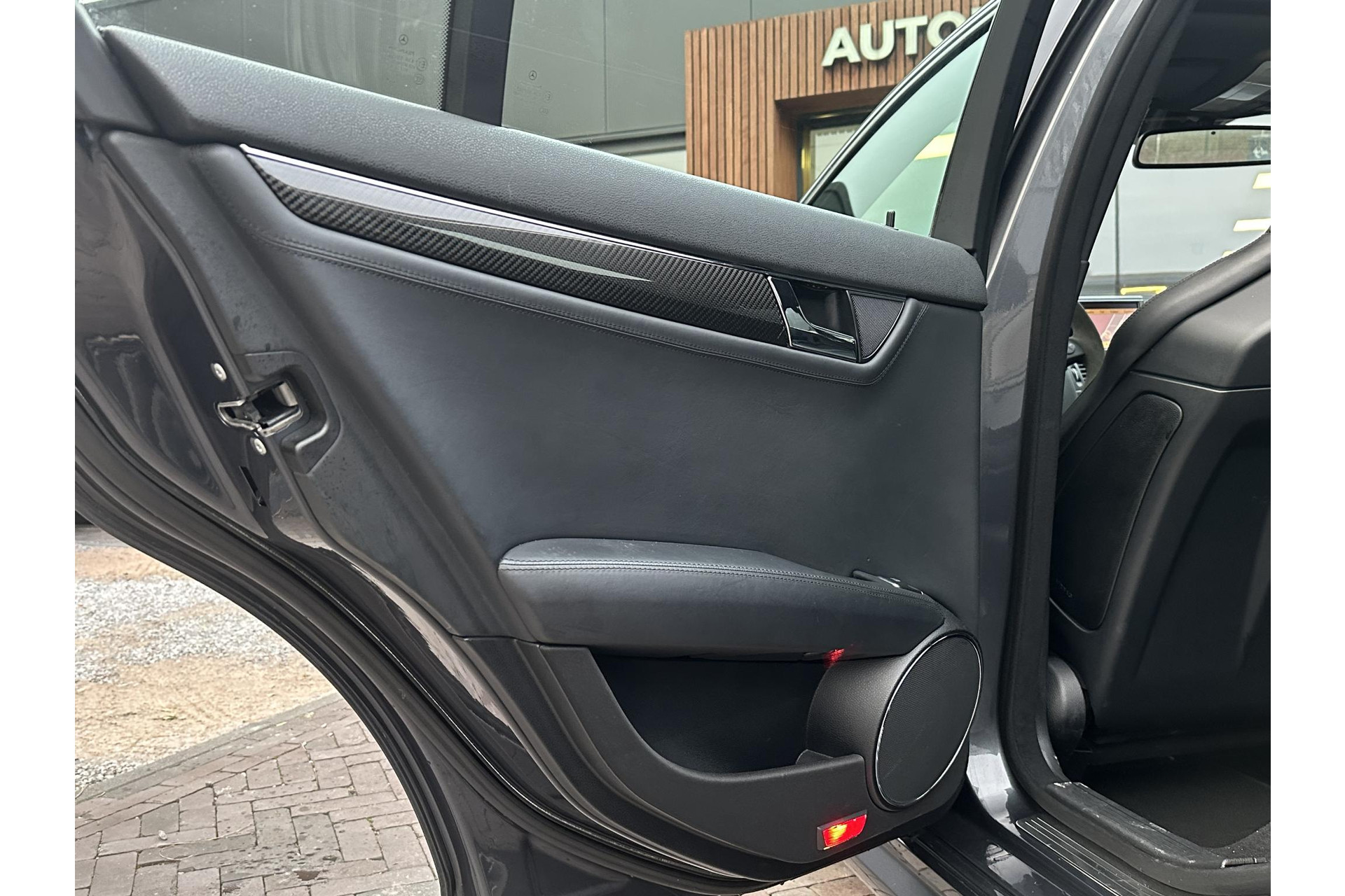 Mercedes-Benz C-Klasse AMG 63 2008 TENORITE GRAY METALLIC PAINT (755U) 15