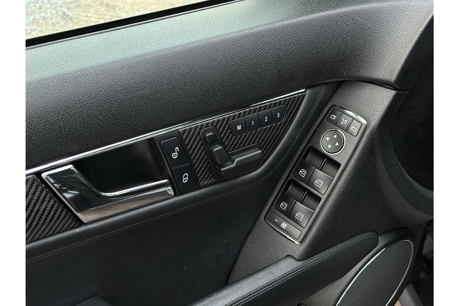 Mercedes-Benz C-Klasse AMG 63 2008 TENORITE GRAY METALLIC PAINT (755U) 17