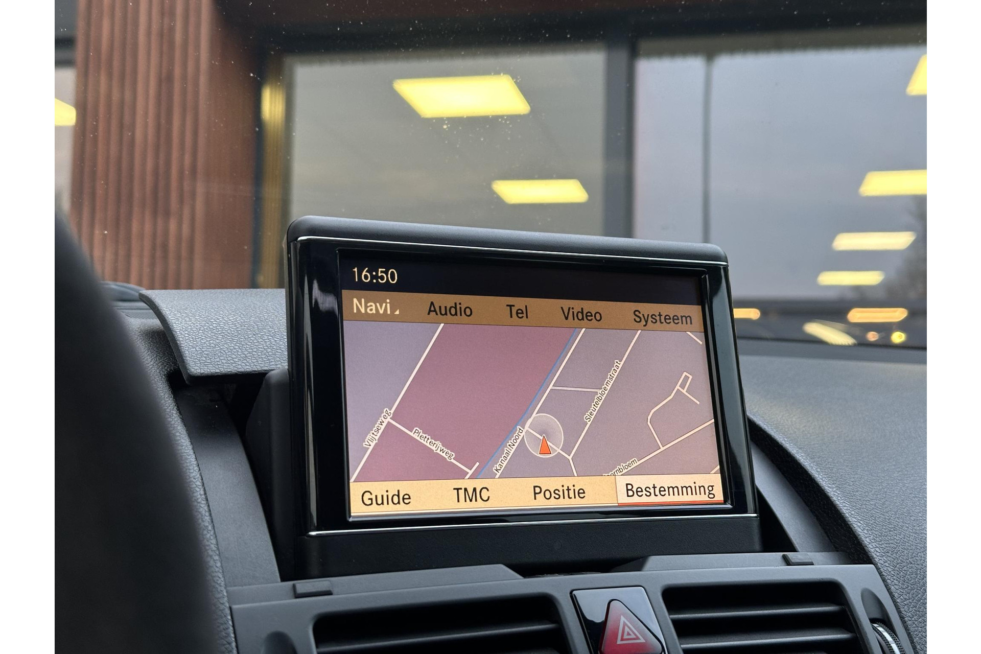 Mercedes-Benz C-Klasse AMG 63 2008 TENORITE GRAY METALLIC PAINT (755U) 27