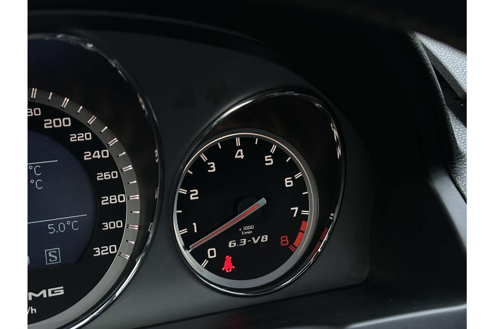 Mercedes-Benz C-Klasse AMG 63 2008 TENORITE GRAY METALLIC PAINT (755U) 28