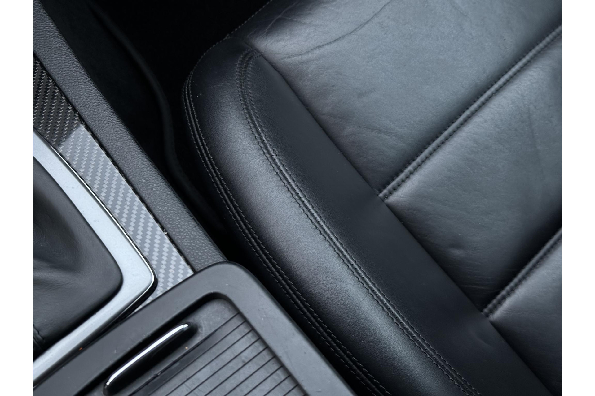 Mercedes-Benz C-Klasse AMG 63 2008 TENORITE GRAY METALLIC PAINT (755U) 32