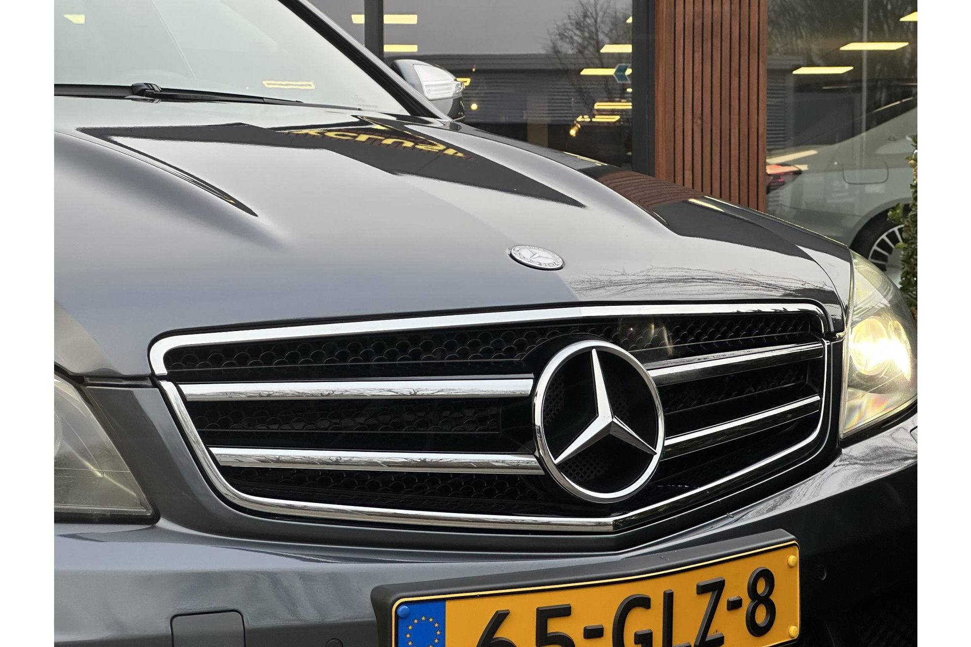 Mercedes-Benz C-Klasse AMG 63 2008 TENORITE GRAY METALLIC PAINT (755U) 40