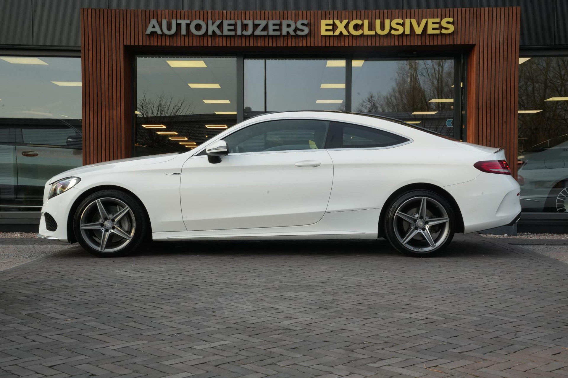 Mercedes-Benz C-Klasse Coupé 300 Prestige 2016 POLAR WHITE (149U) 5