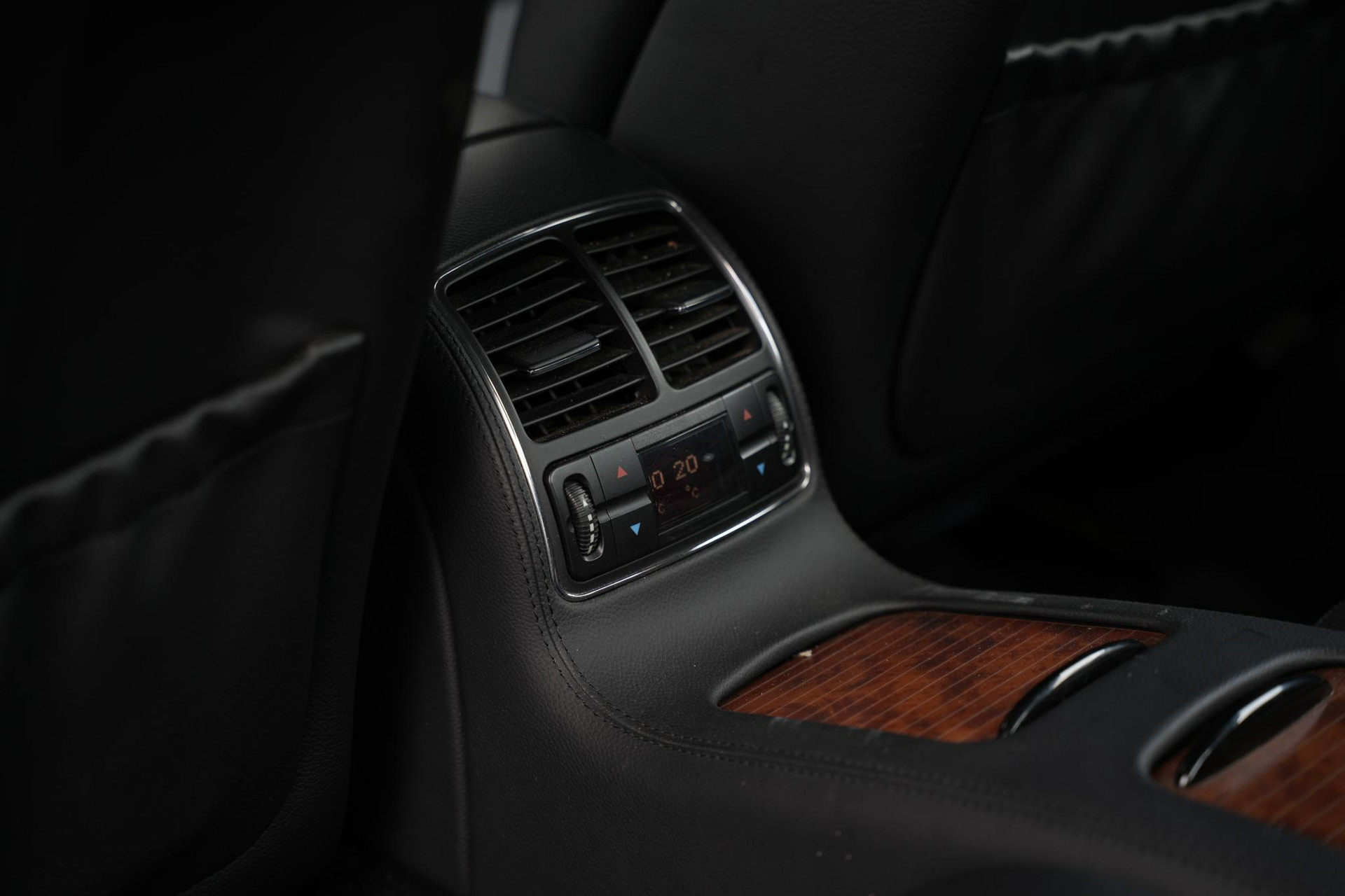 Mercedes-Benz CLS-Klasse 350 2005 IRIDIUM SILVER - METALLIC FINISH (775U) 27