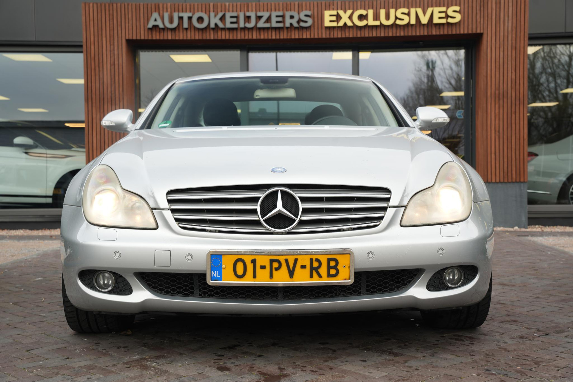 Mercedes-Benz CLS-Klasse 350 2005 IRIDIUM SILVER - METALLIC FINISH (775U) 3