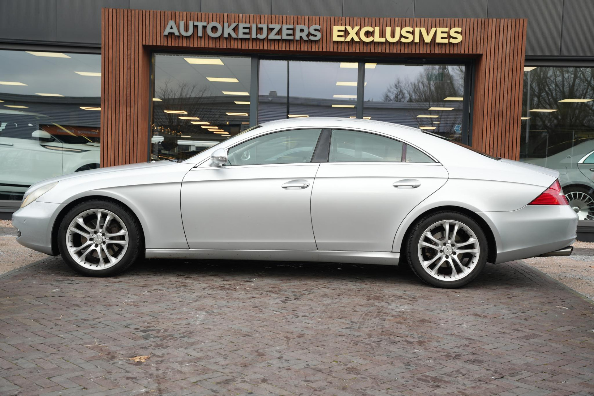 Mercedes-Benz CLS-Klasse 350 2005 IRIDIUM SILVER - METALLIC FINISH (775U) 5