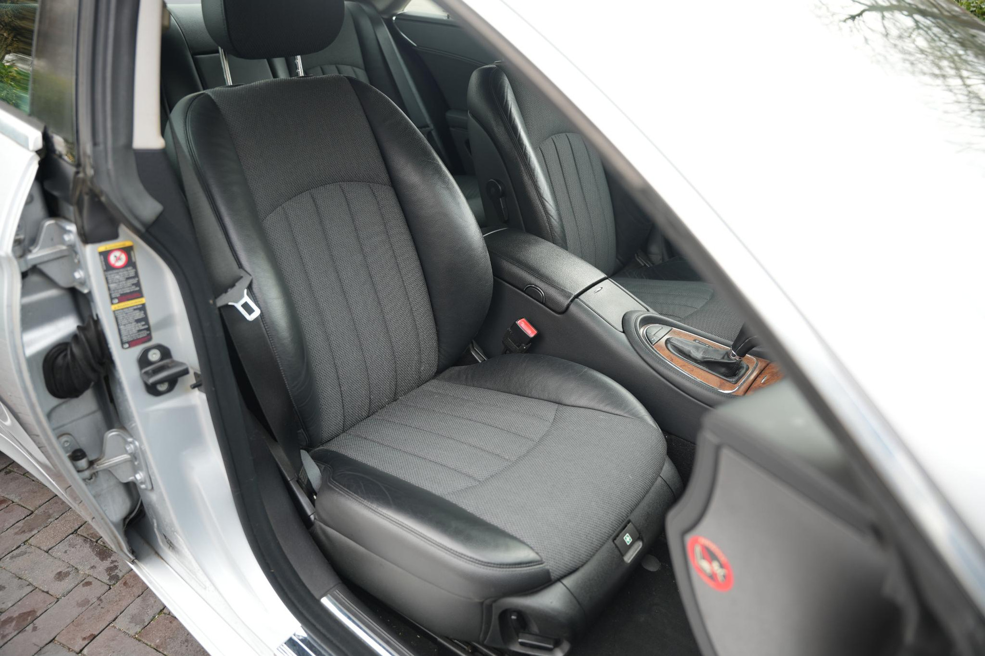 Mercedes-Benz CLS-Klasse 350 2005 IRIDIUM SILVER - METALLIC FINISH (775U) 8