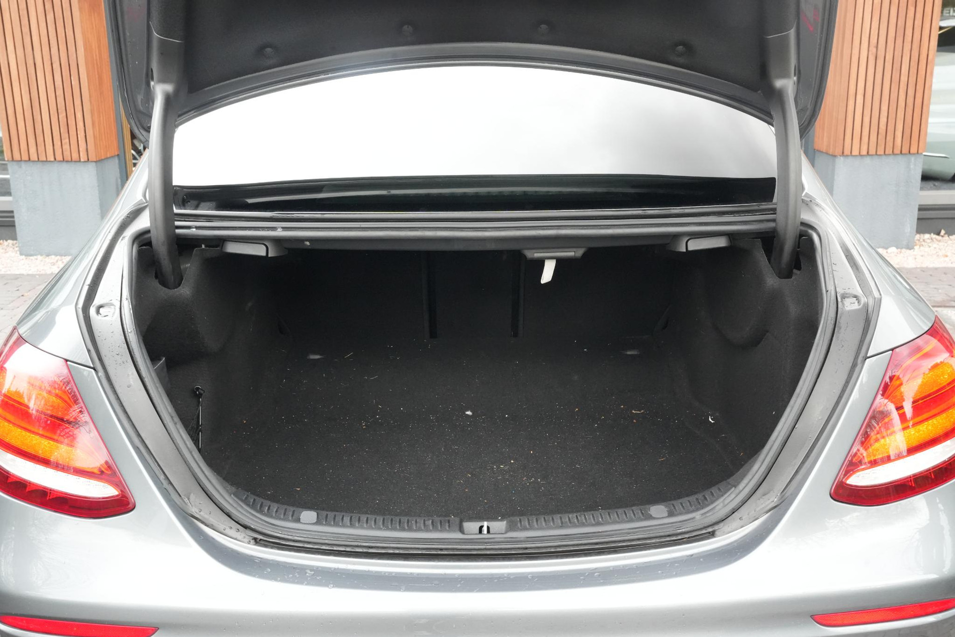 Mercedes-Benz E-Klasse 220 d Business Solution AMG 2018 SELENITE GRAY - METALLIC PAINT (992U) 10