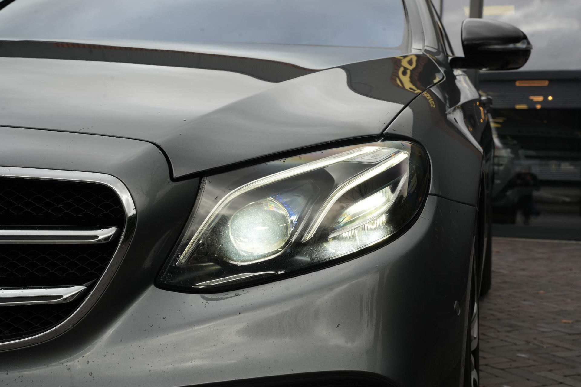 Mercedes-Benz E-Klasse 220 d Business Solution AMG 2018 SELENITE GRAY - METALLIC PAINT (992U) 12