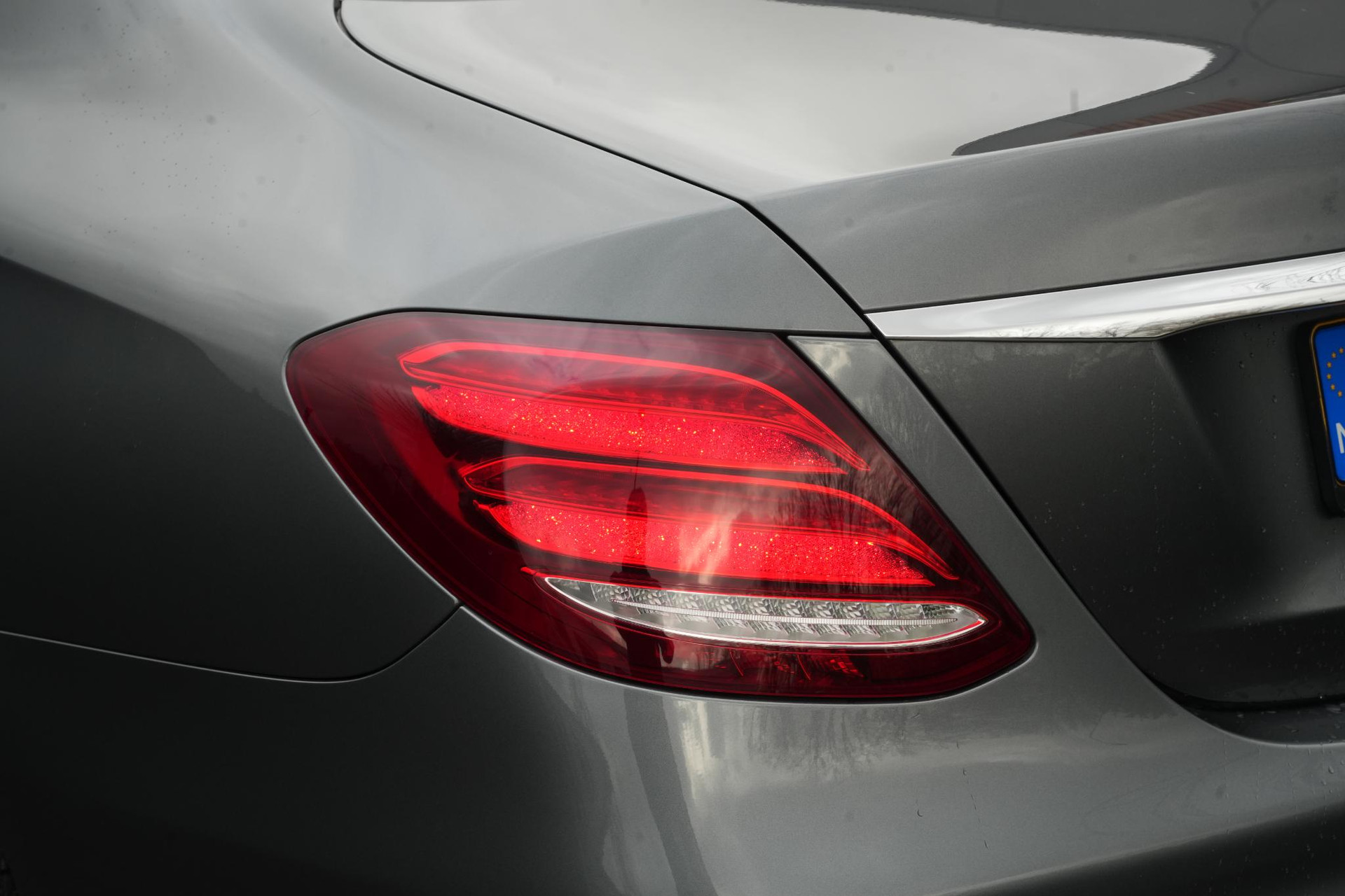 Mercedes-Benz E-Klasse 220 d Business Solution AMG 2018 SELENITE GRAY - METALLIC PAINT (992U) 14