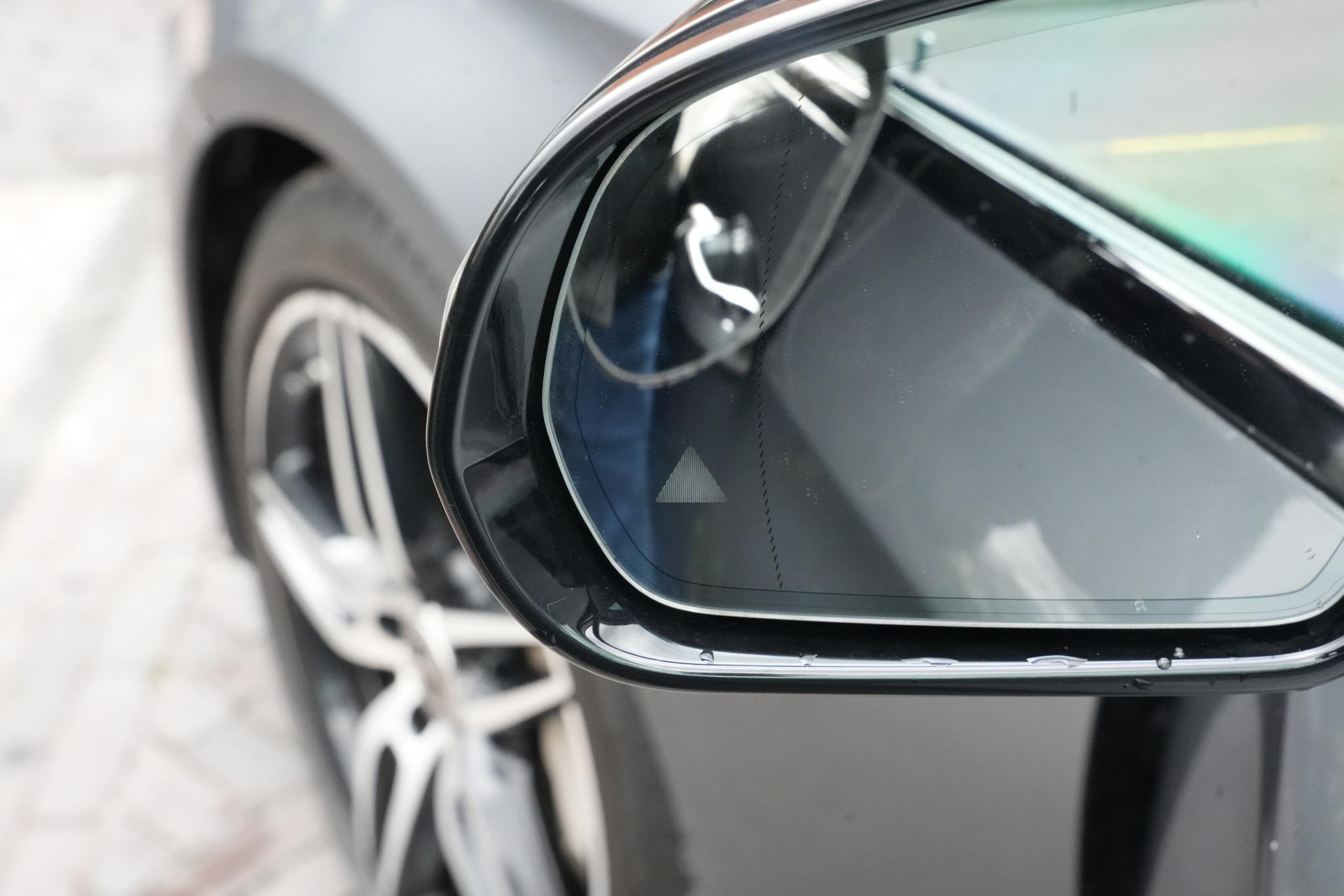 Mercedes-Benz E-Klasse 220 d Business Solution AMG 2018 SELENITE GRAY - METALLIC PAINT (992U) 23