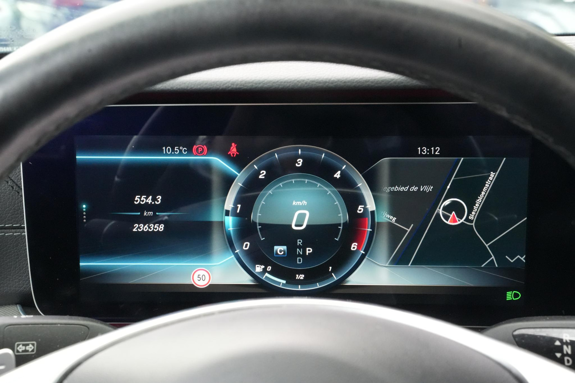 Mercedes-Benz E-Klasse 220 d Business Solution AMG 2018 SELENITE GRAY - METALLIC PAINT (992U) 25