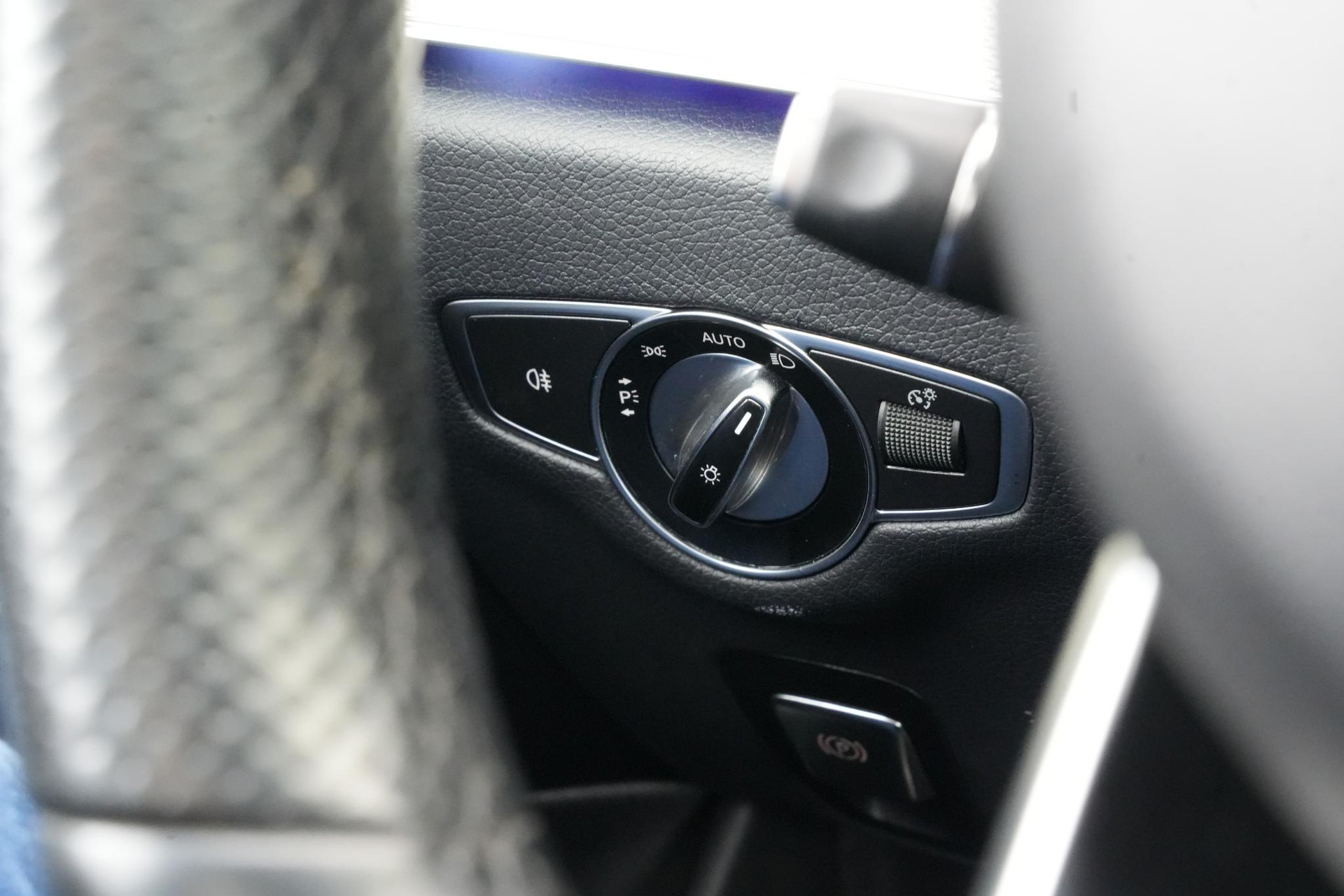 Mercedes-Benz E-Klasse 220 d Business Solution AMG 2018 SELENITE GRAY - METALLIC PAINT (992U) 27