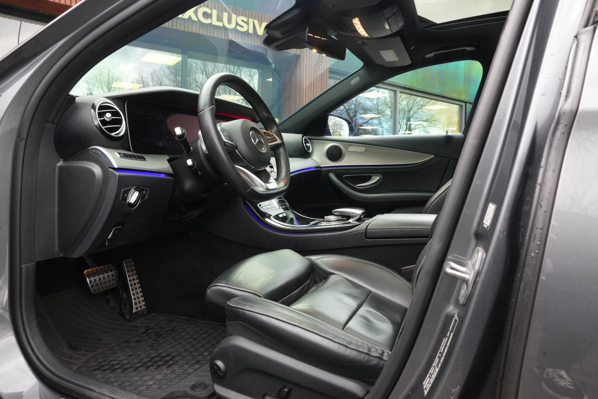 Mercedes-Benz E-Klasse 220 d Business Solution AMG 2018 SELENITE GRAY - METALLIC PAINT (992U) 6