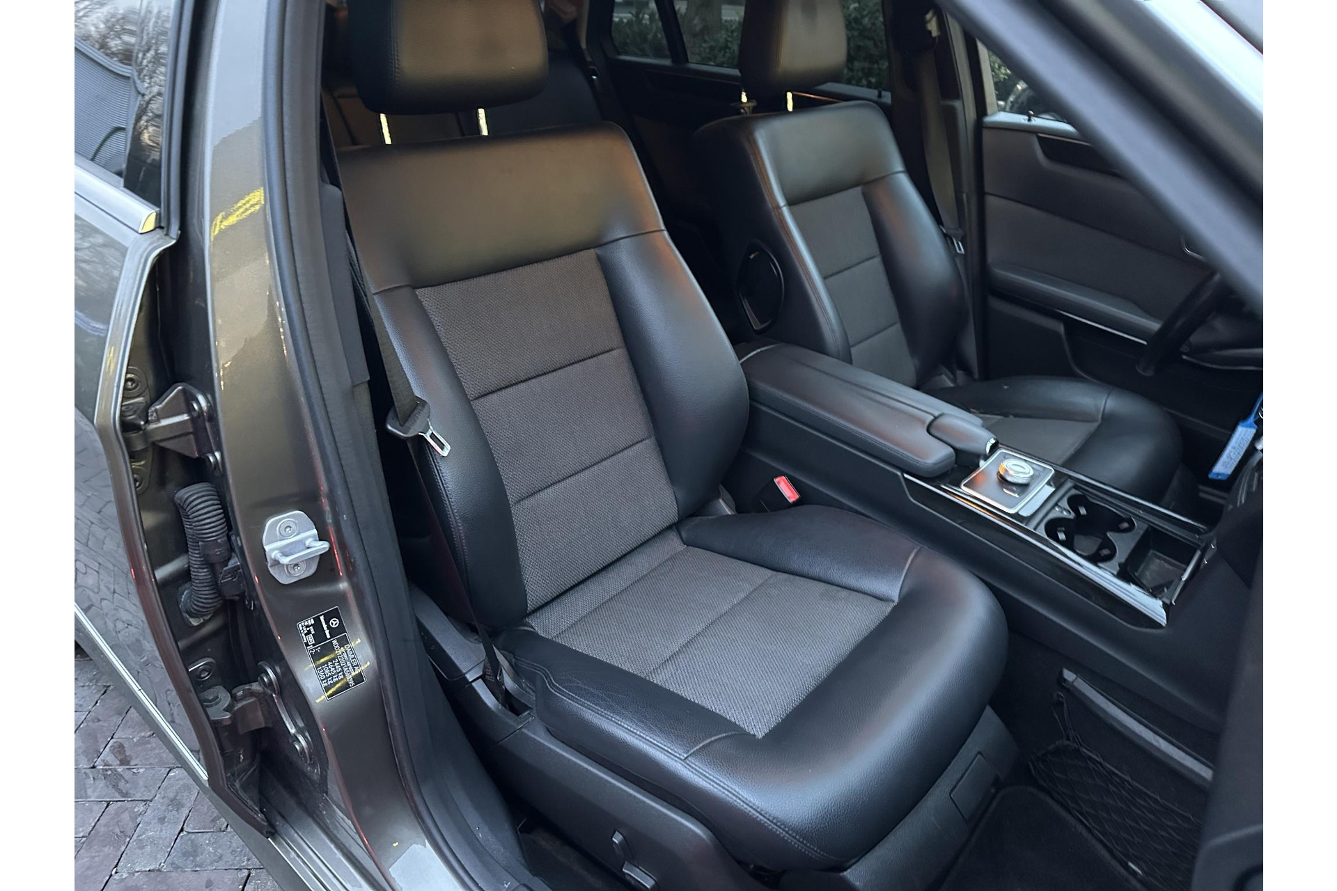 Mercedes-Benz E-Klasse Estate 220 CDI Business Class Avantgarde 2011 INDIUM GRAY METALLIC FINISH (963U) 20