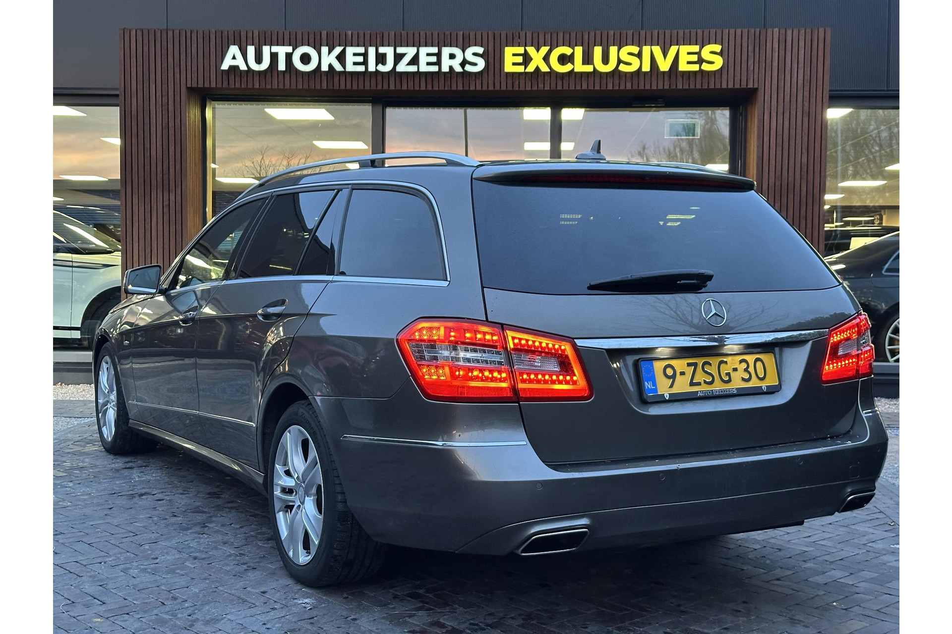 Mercedes-Benz E-Klasse Estate 220 CDI Business Class Avantgarde 2011 INDIUM GRAY METALLIC FINISH (963U) 7
