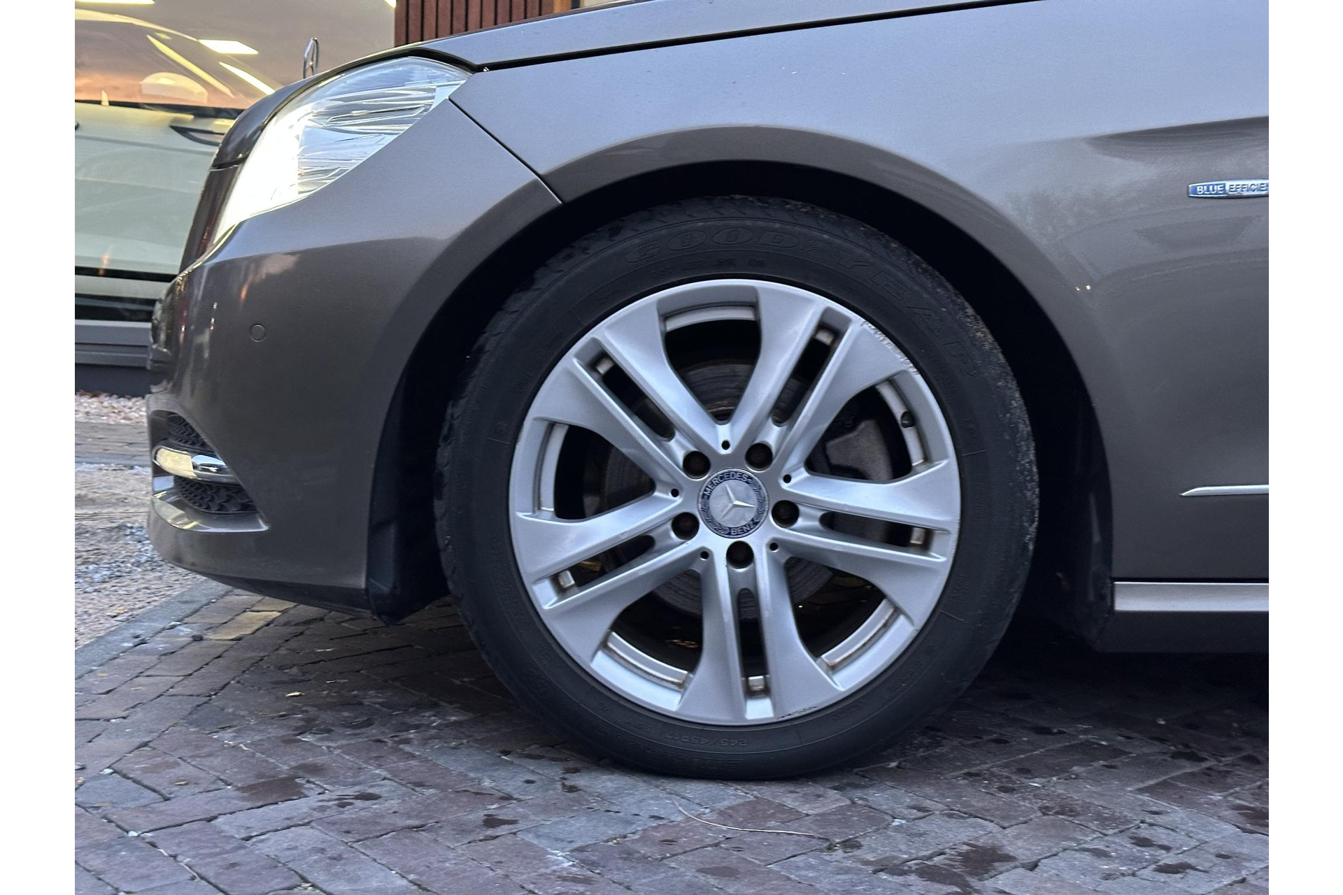 Mercedes-Benz E-Klasse Estate 220 CDI Business Class Avantgarde 2011 INDIUM GRAY METALLIC FINISH (963U) 8