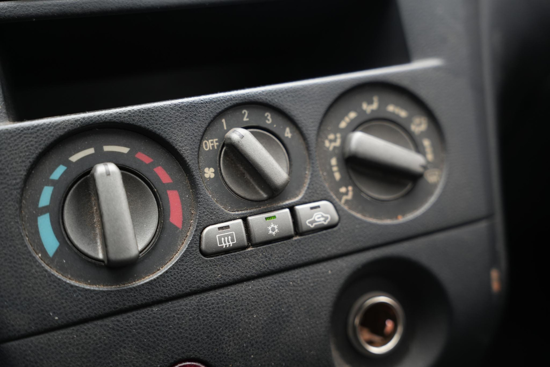 Mitsubishi Outlander 2.0 Comfort 2004 Amethyst black p 19