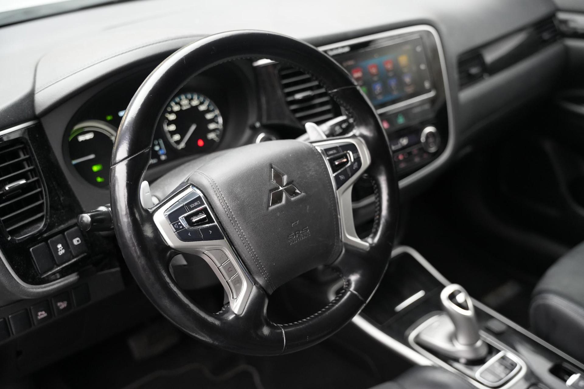 Mitsubishi Outlander 2.0 PHEV Premium 2016 Silky white p 20