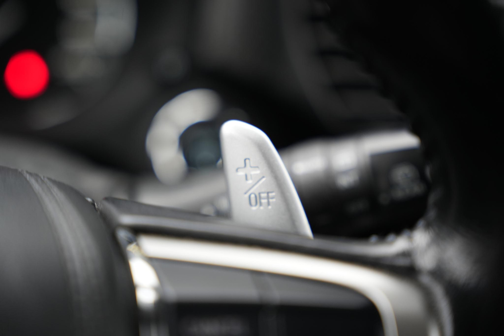 Mitsubishi Outlander 2.0 PHEV Premium 2016 Silky white p 23