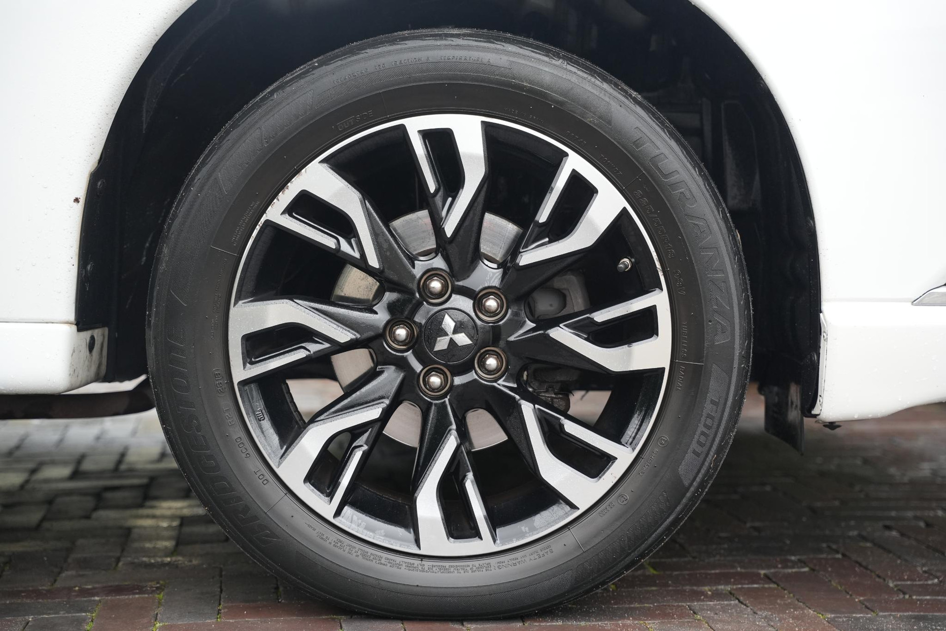 Mitsubishi Outlander 2.0 PHEV Premium 2016 Silky white p 39