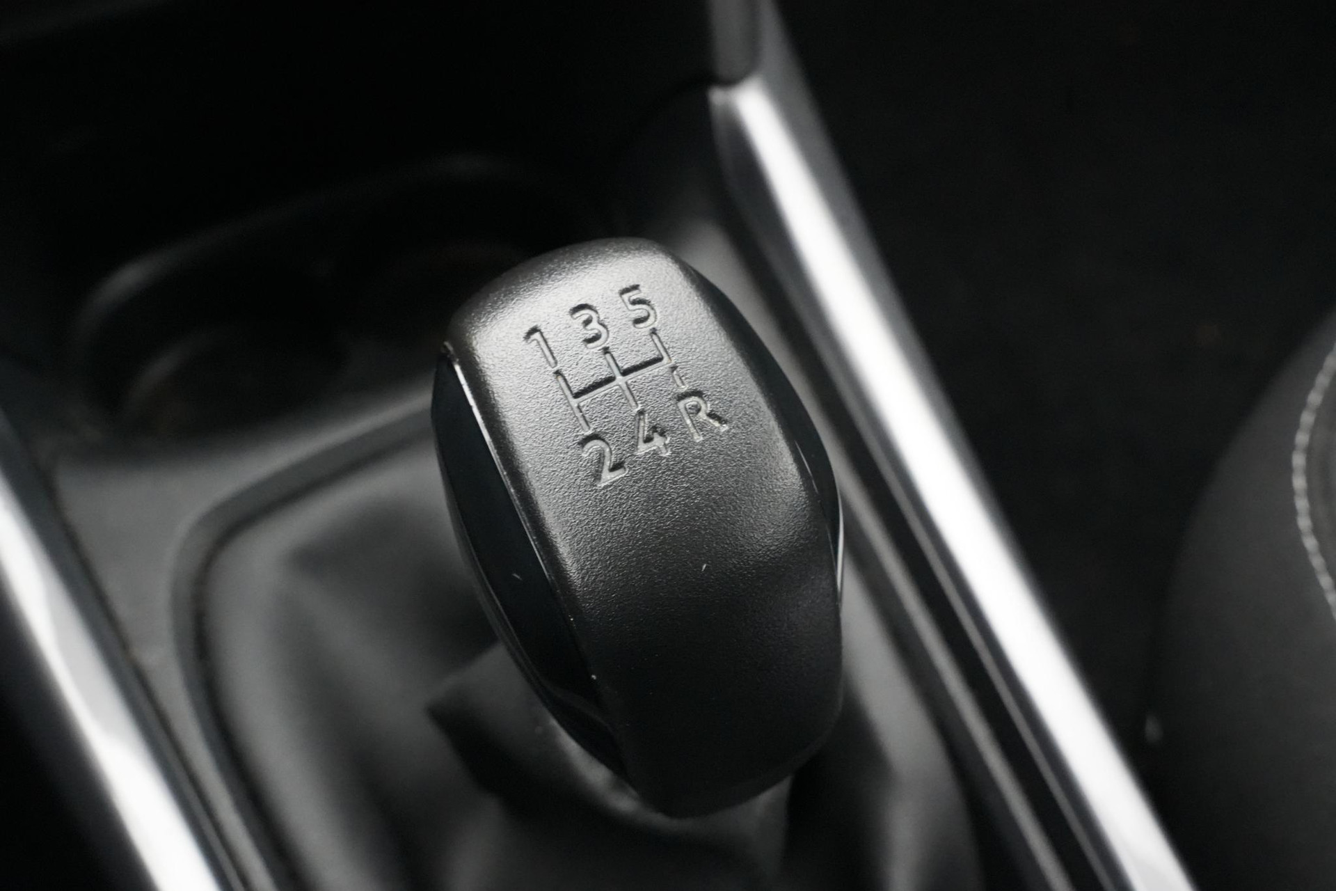 Peugeot 2008 1.2 PureTech Blue Lion 2016 Vernismetaallak noir perla nera 27