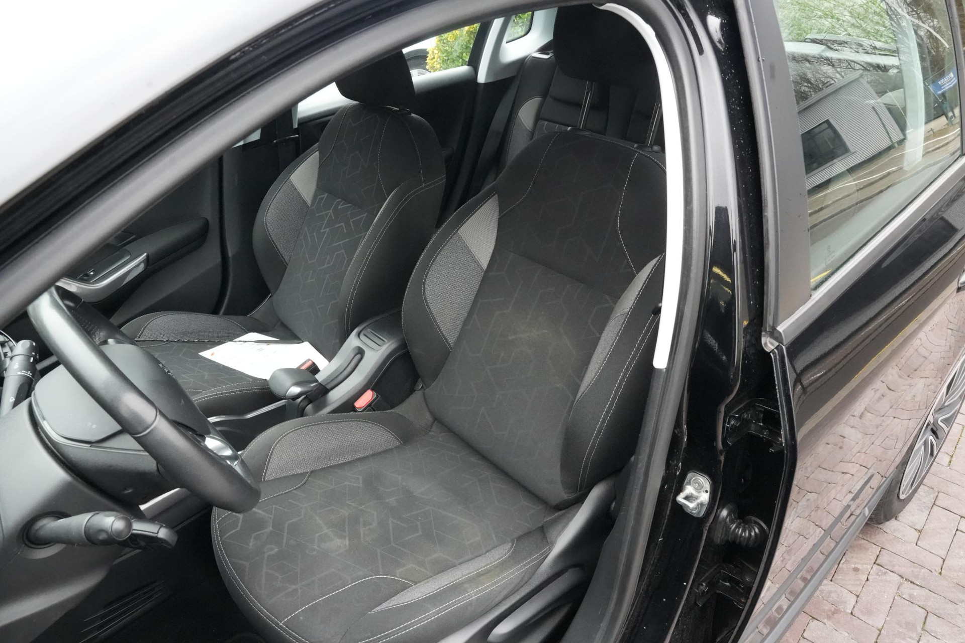 Peugeot 2008 1.2 PureTech Blue Lion 2016 Vernismetaallak noir perla nera 8