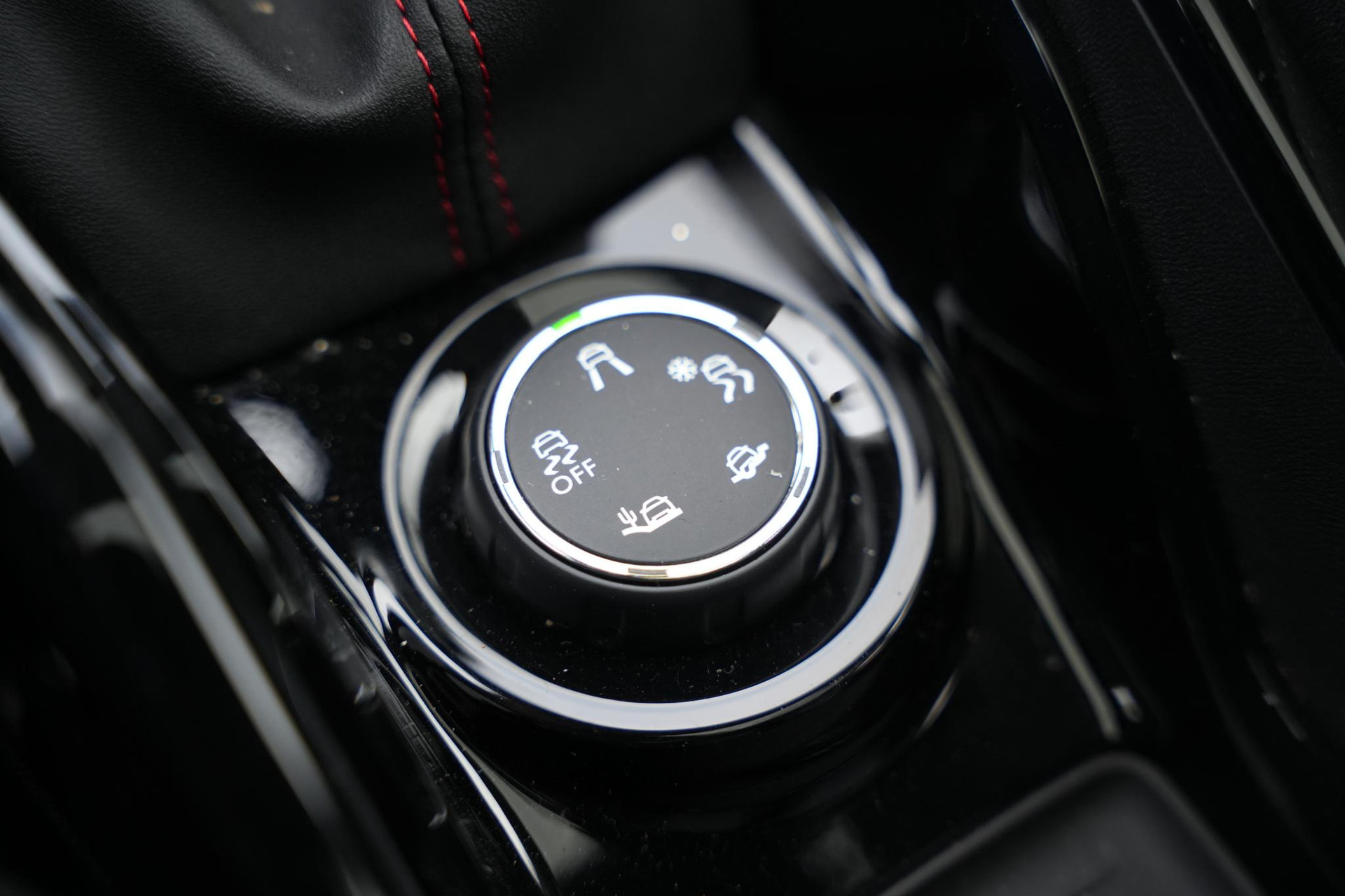 Peugeot 2008 1.2 PureTech GT-line 2018 Vernismetaallak noir perla nera 28