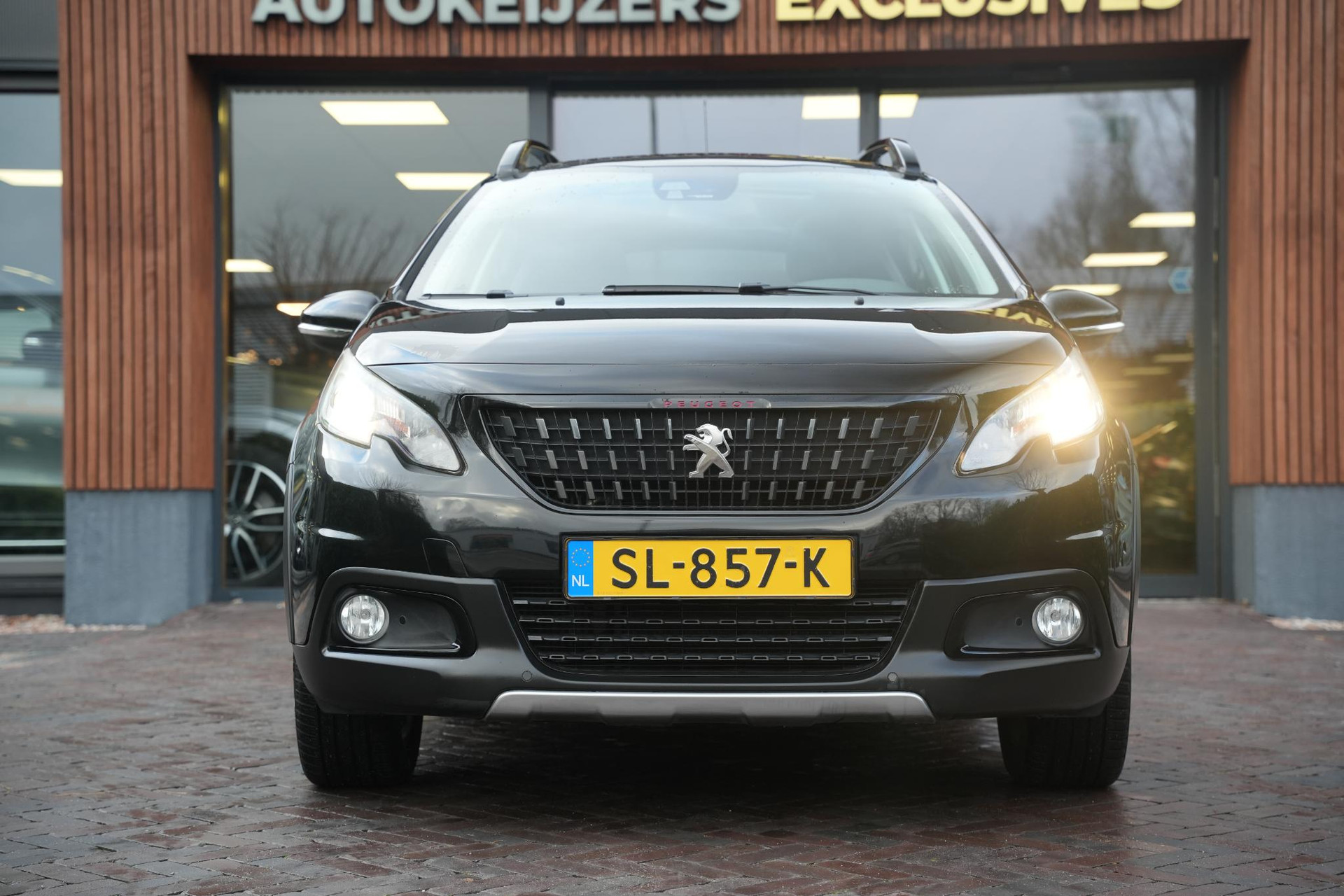 Peugeot 2008 1.2 PureTech GT-line 2018 Vernismetaallak noir perla nera 3