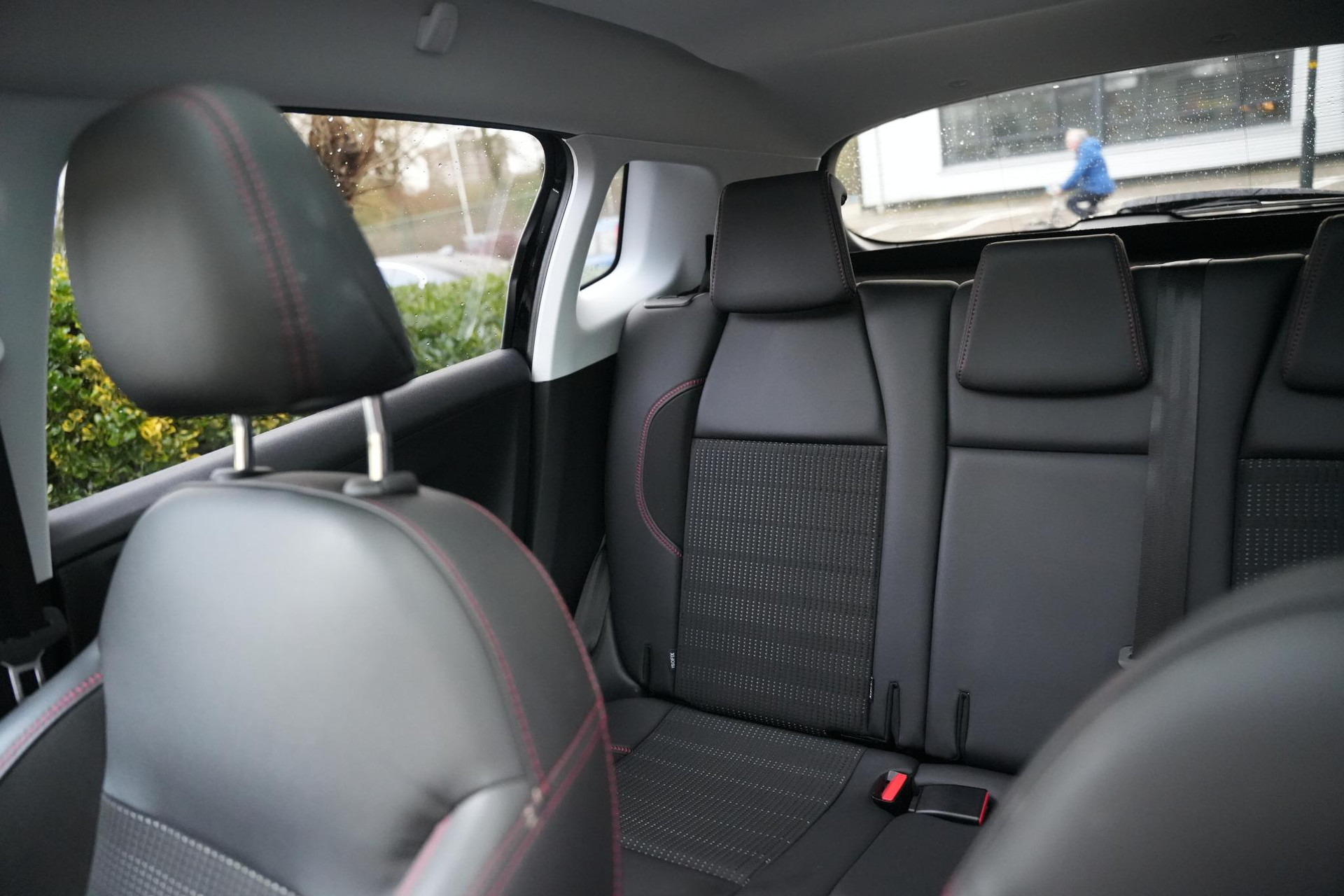 Peugeot 2008 1.2 PureTech GT-line 2018 Vernismetaallak noir perla nera 40