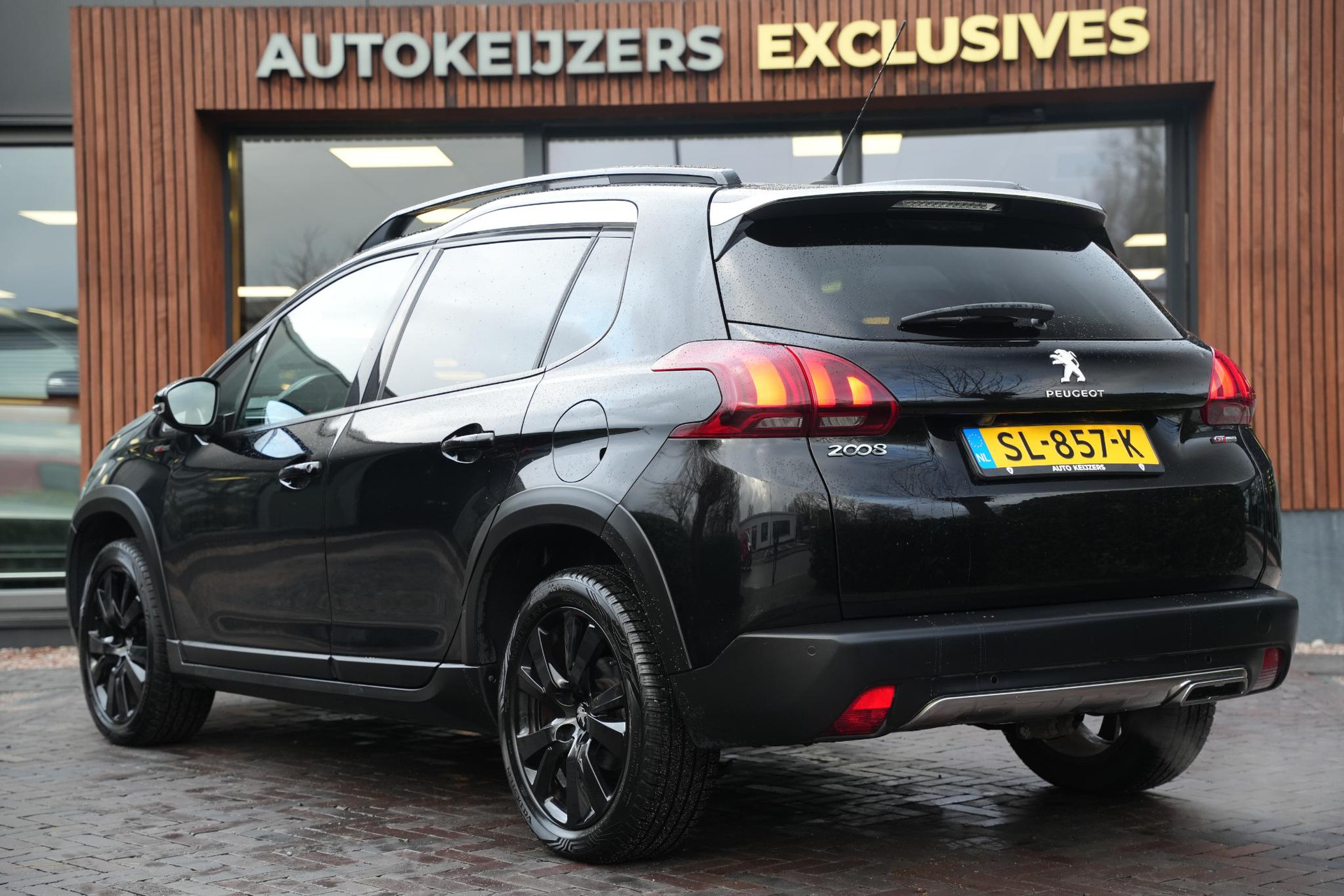Peugeot 2008 1.2 PureTech GT-line 2018 Vernismetaallak noir perla nera 7