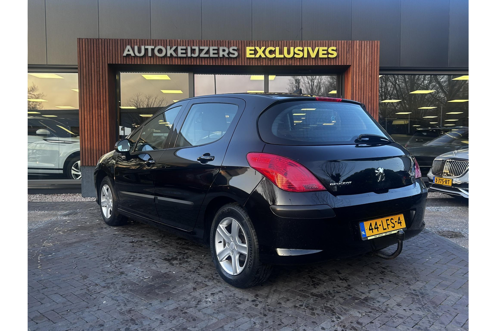 Peugeot 308 1.6 HDiF X-line 2010 BLACK PEARL PAINT (KTV) 10