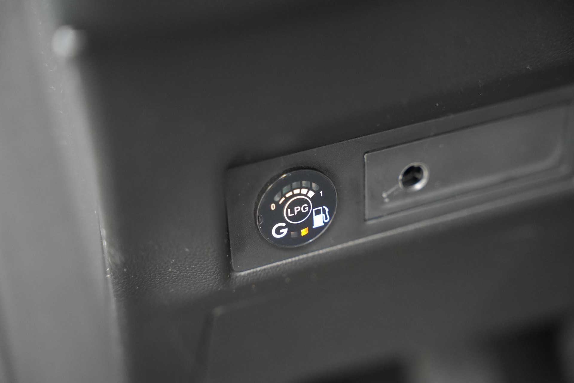 Renault Captur 1.0 TCe 100 Bi-Fuel Zen 2021 Noir etoilé gne 17