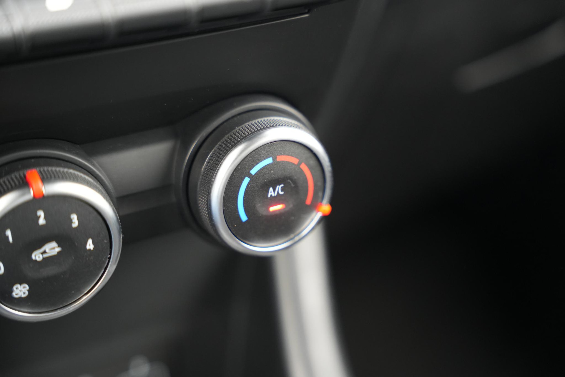 Renault Captur 1.0 TCe 100 Bi-Fuel Zen 2021 Noir etoilé gne 22