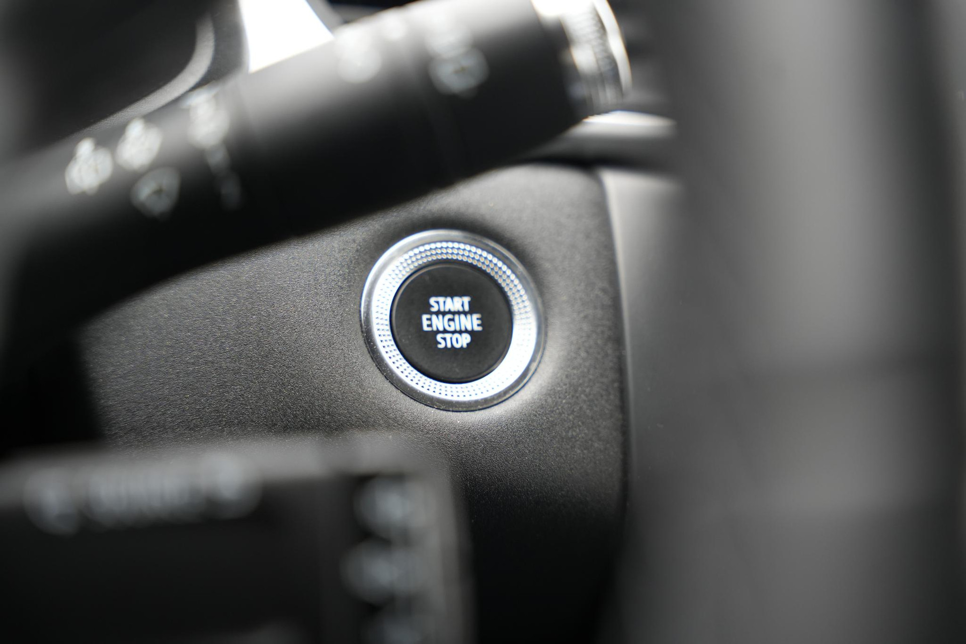 Renault Captur 1.0 TCe 100 Bi-Fuel Zen 2021 Noir etoilé gne 29