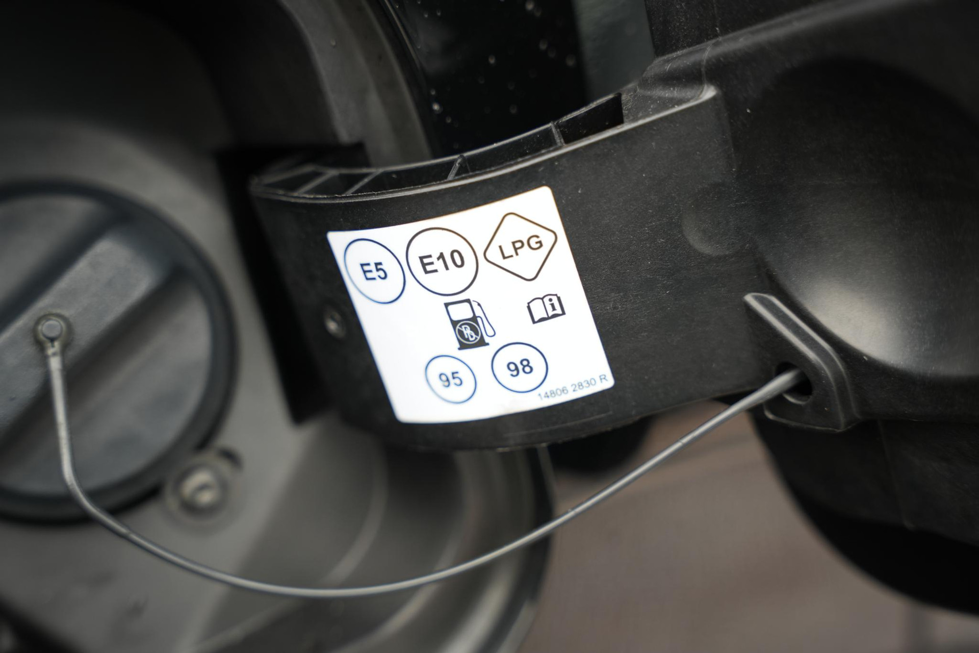 Renault Captur 1.0 TCe 100 Bi-Fuel Zen 2021 Noir etoilé gne 32