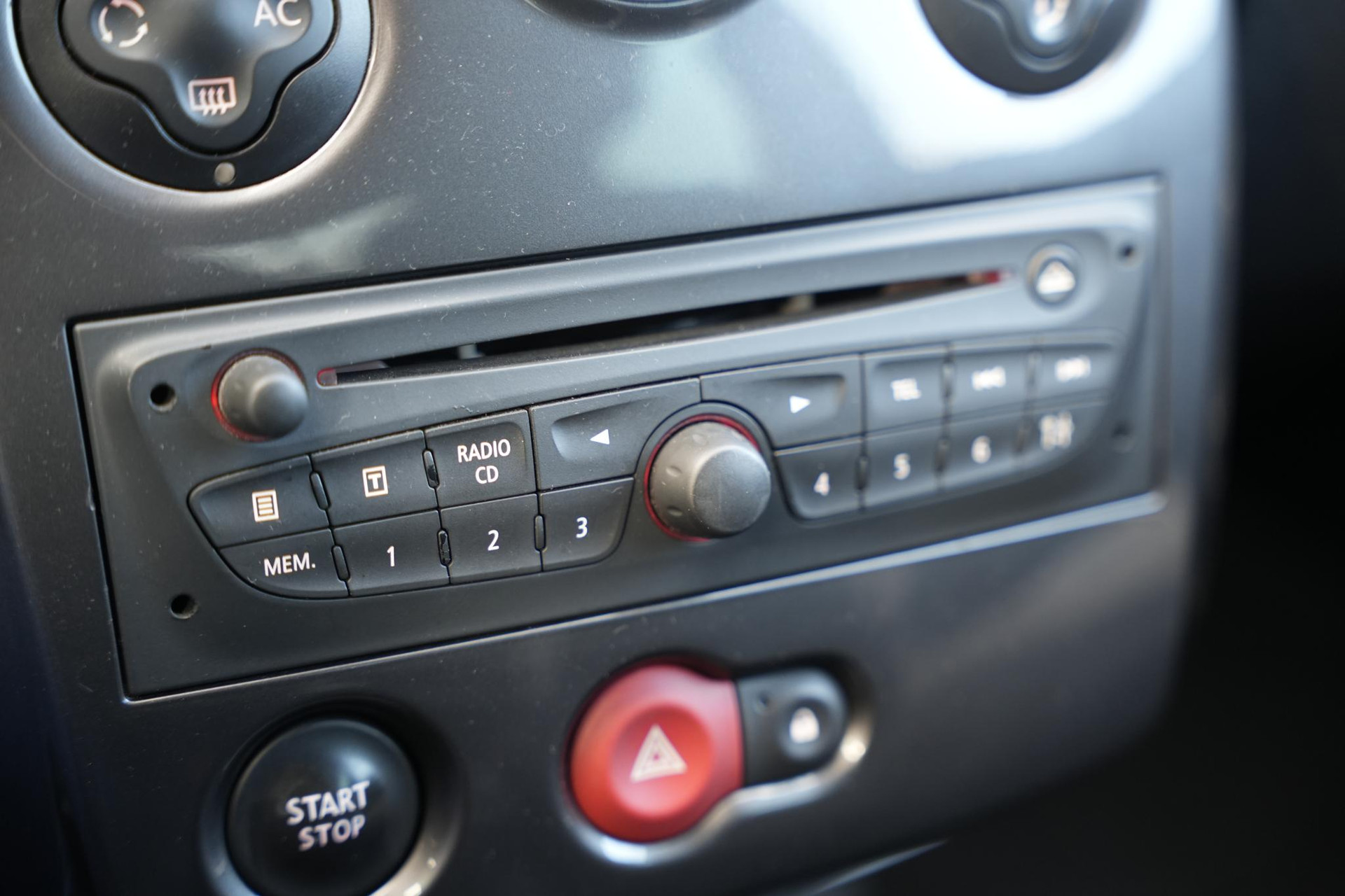 Renault Clio 2.0 RS 2013  21