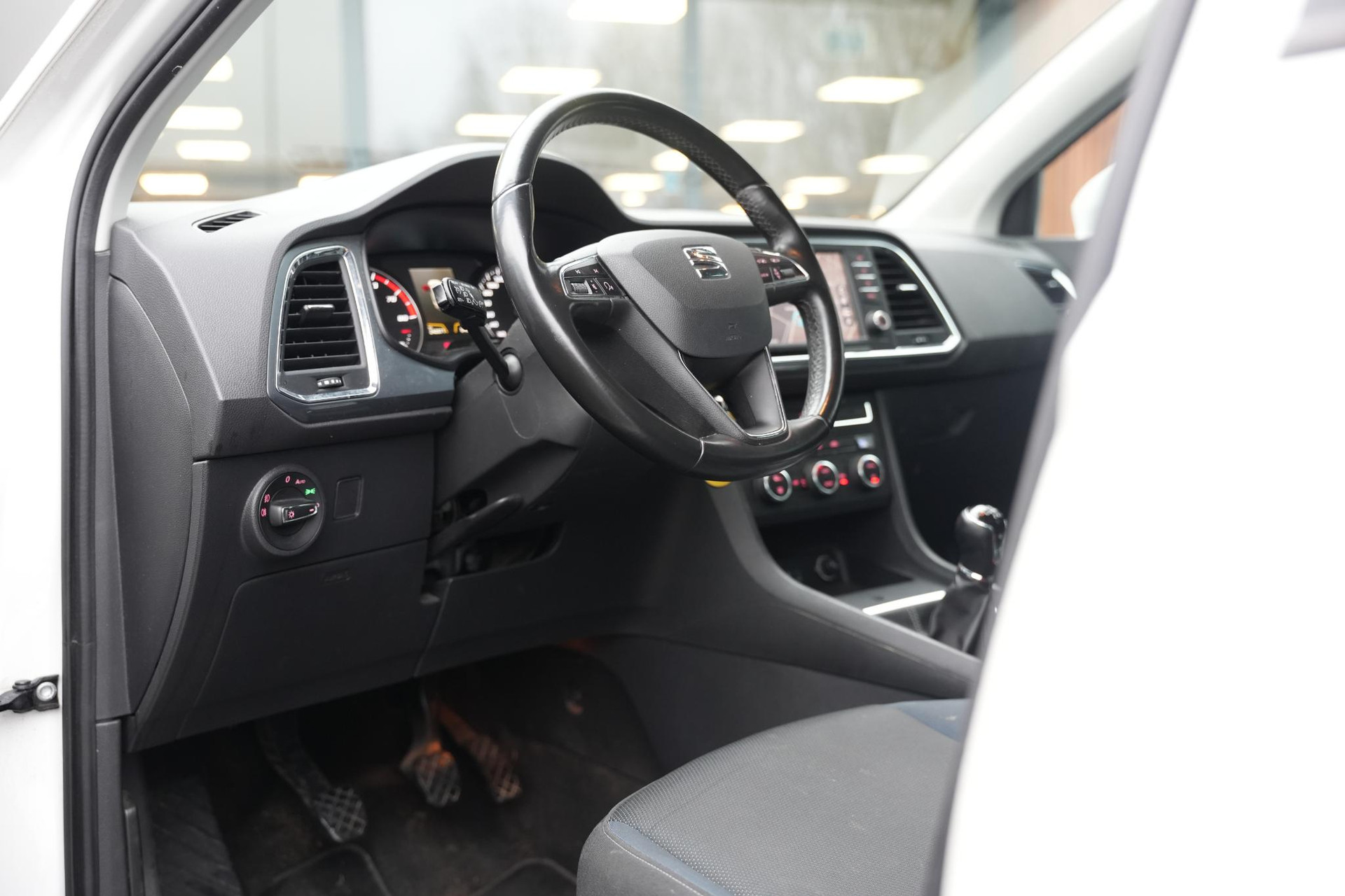 SEAT Ateca 1.4 EcoTSI Style 2018 Bila white 14