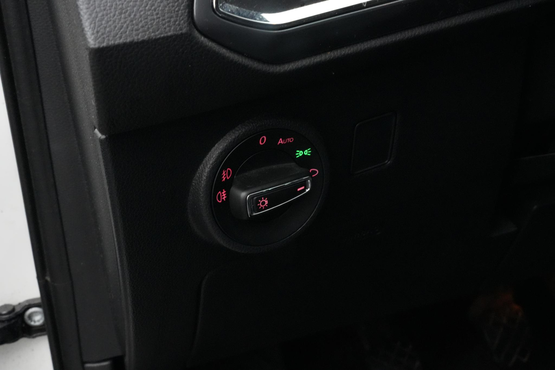 SEAT Ateca 1.4 EcoTSI Style 2018 Bila white 17