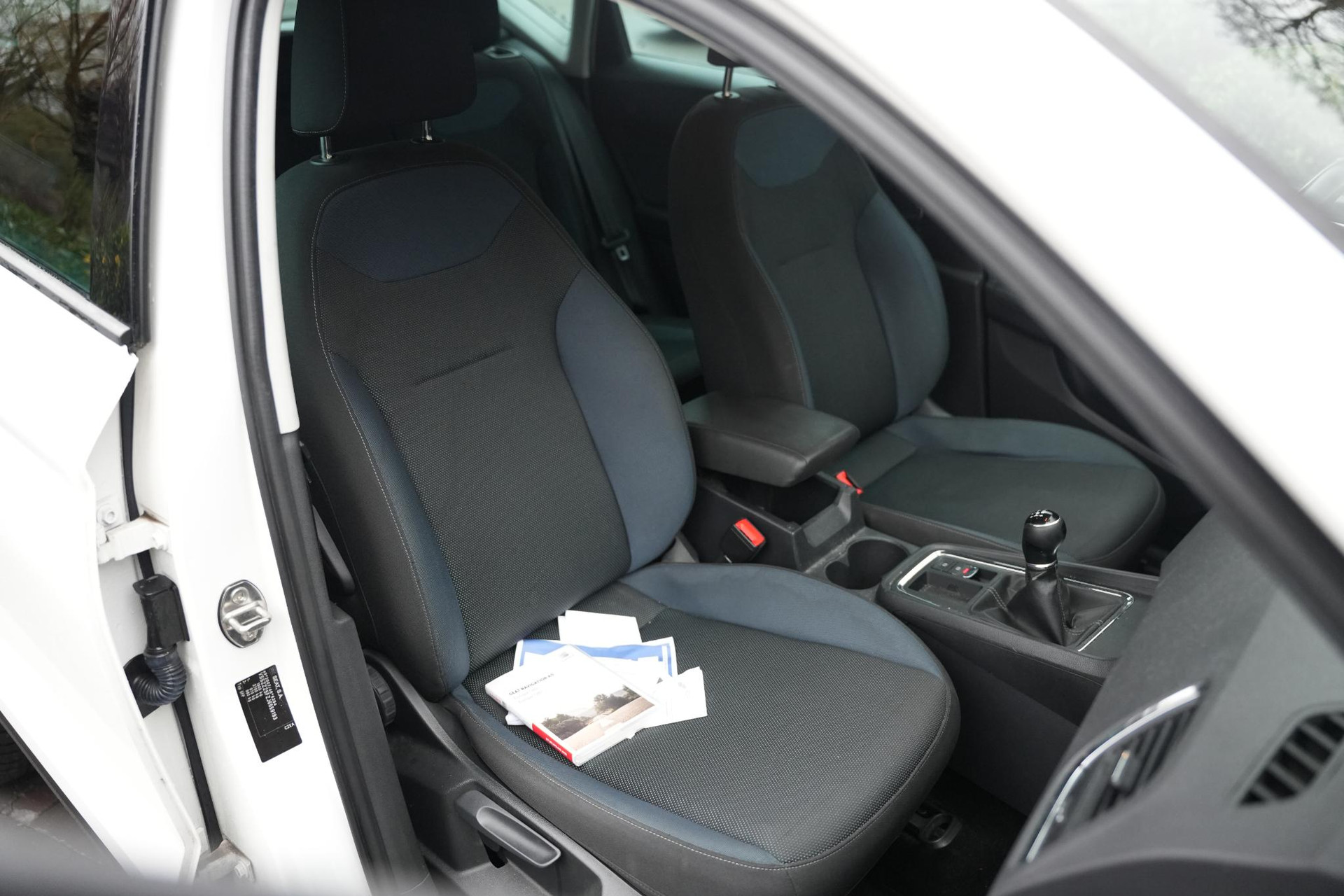 SEAT Ateca 1.4 EcoTSI Style 2018 Bila white 26